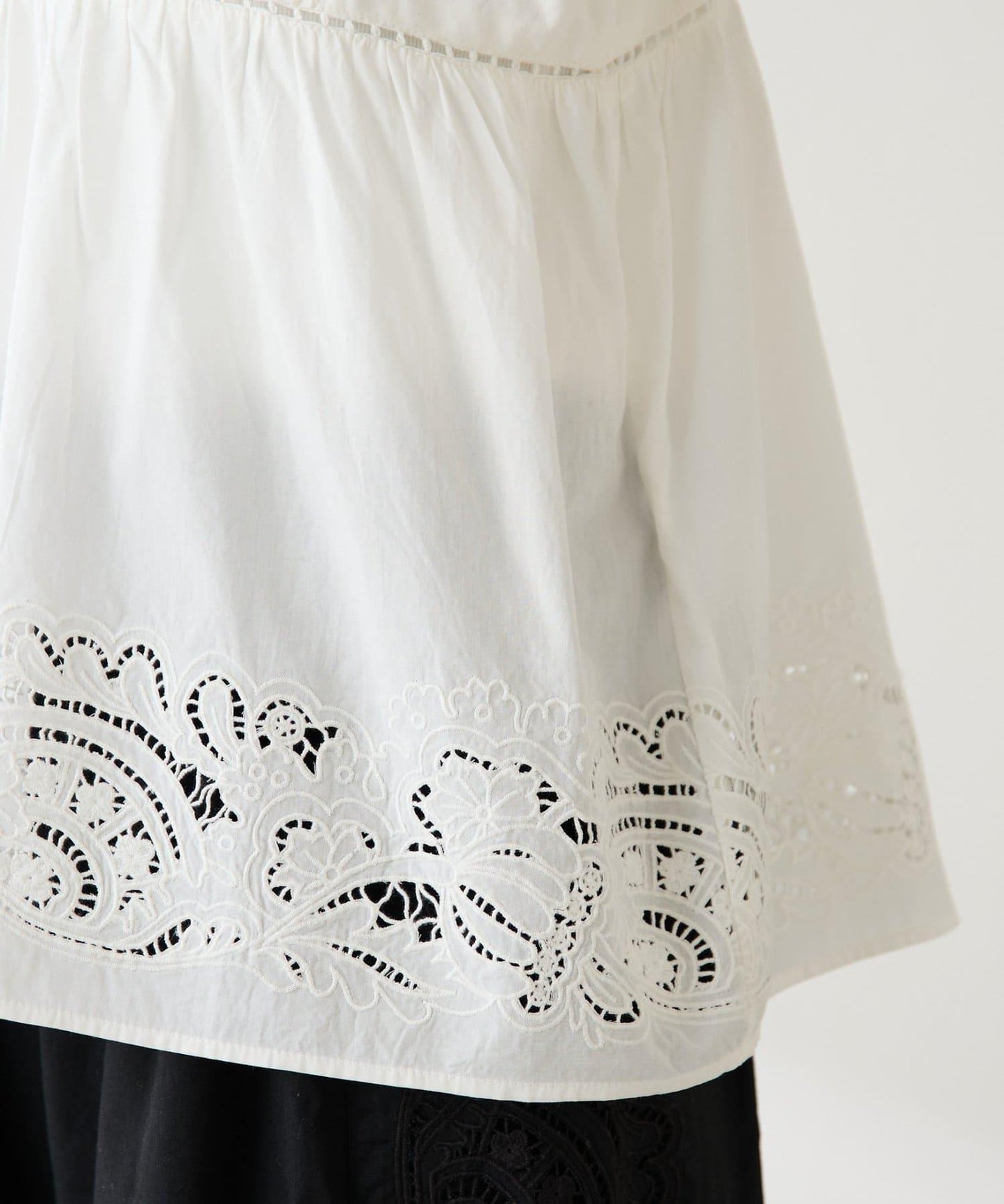花卉刺繡吊帶背心