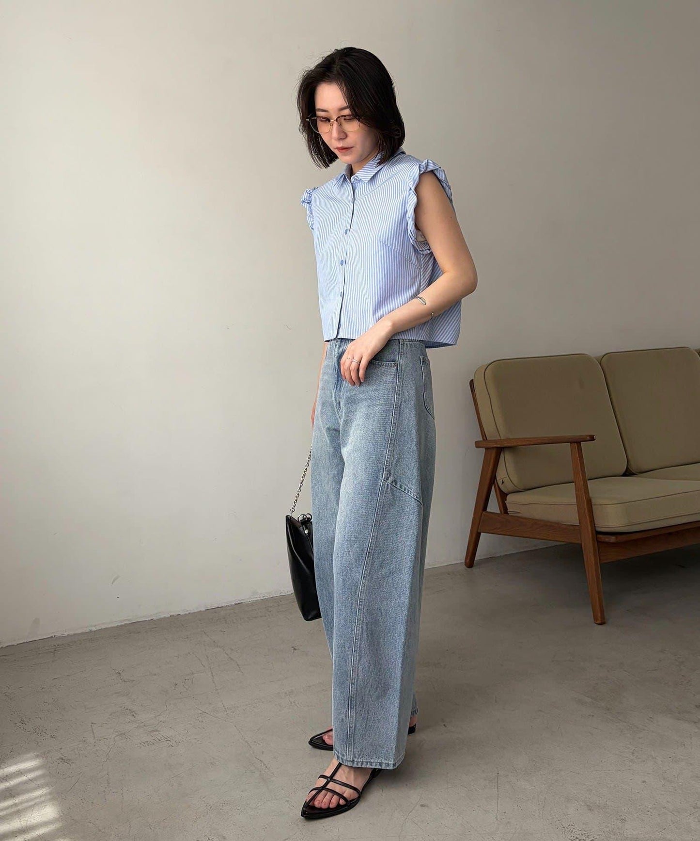 高腰弧形線條牛仔褲