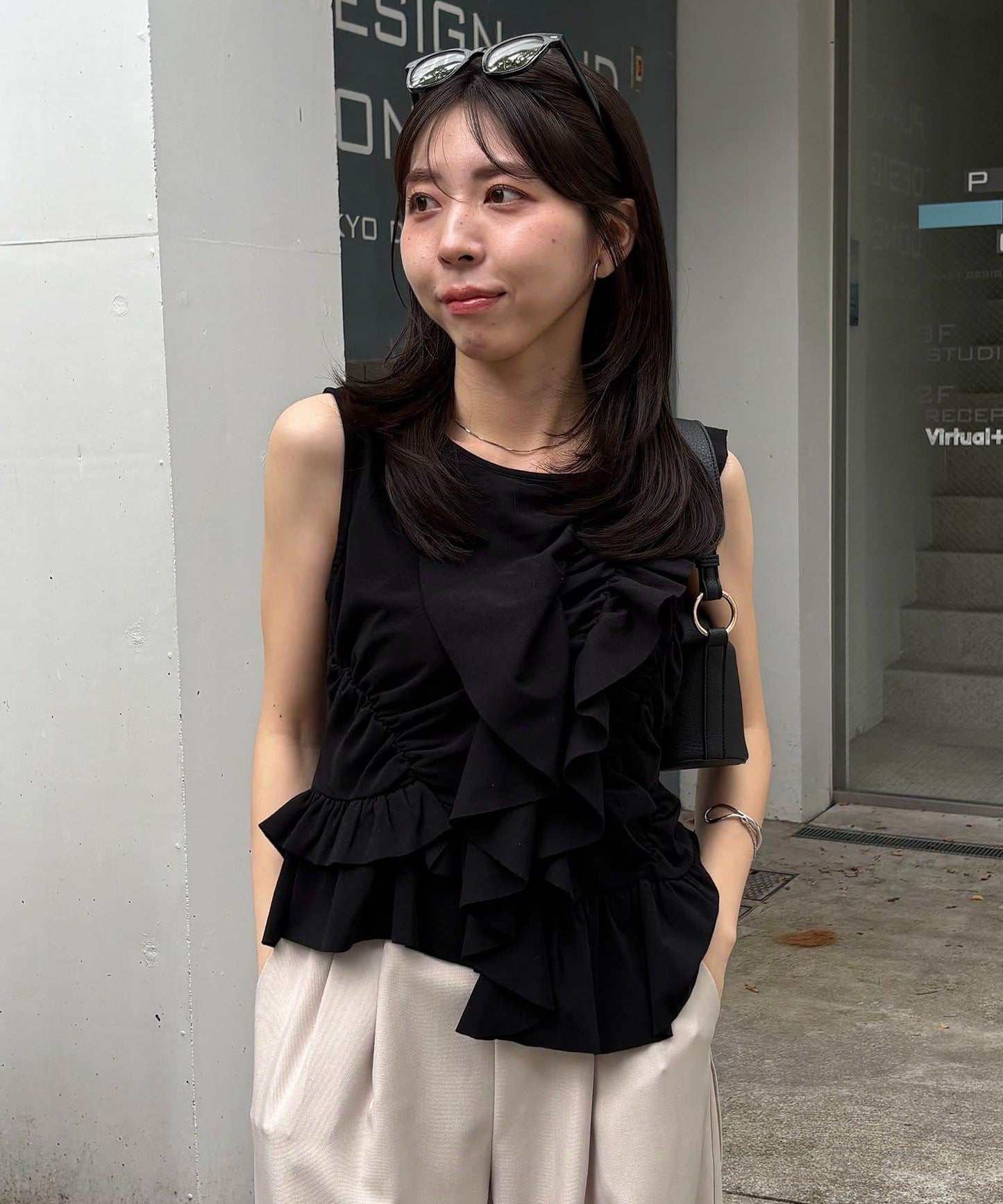 不對稱荷葉邊 無袖設計 T恤（HAPPY BAG対象アイテム）