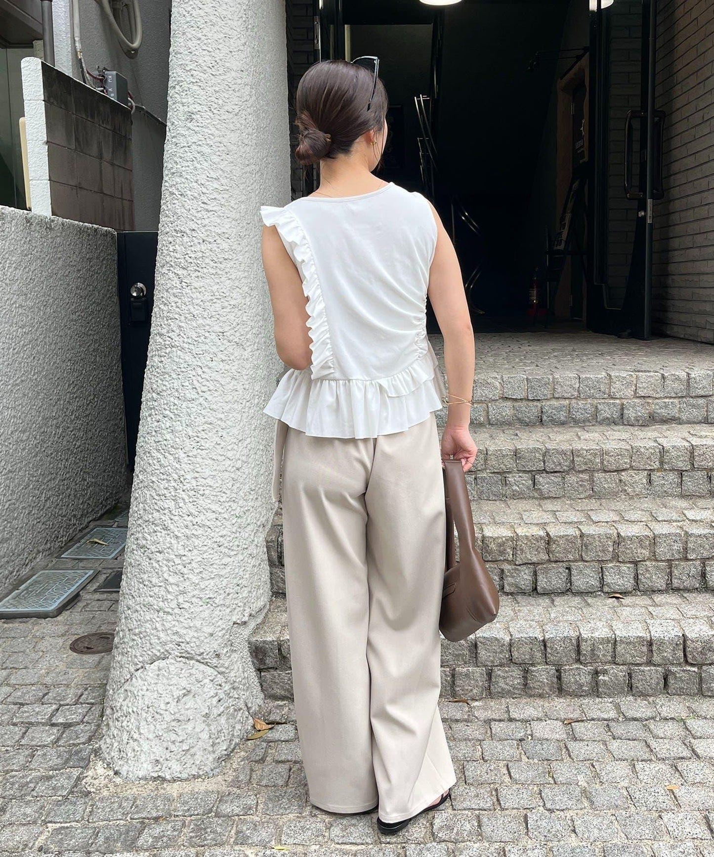不對稱荷葉邊 無袖設計 T恤（HAPPY BAG対象アイテム）