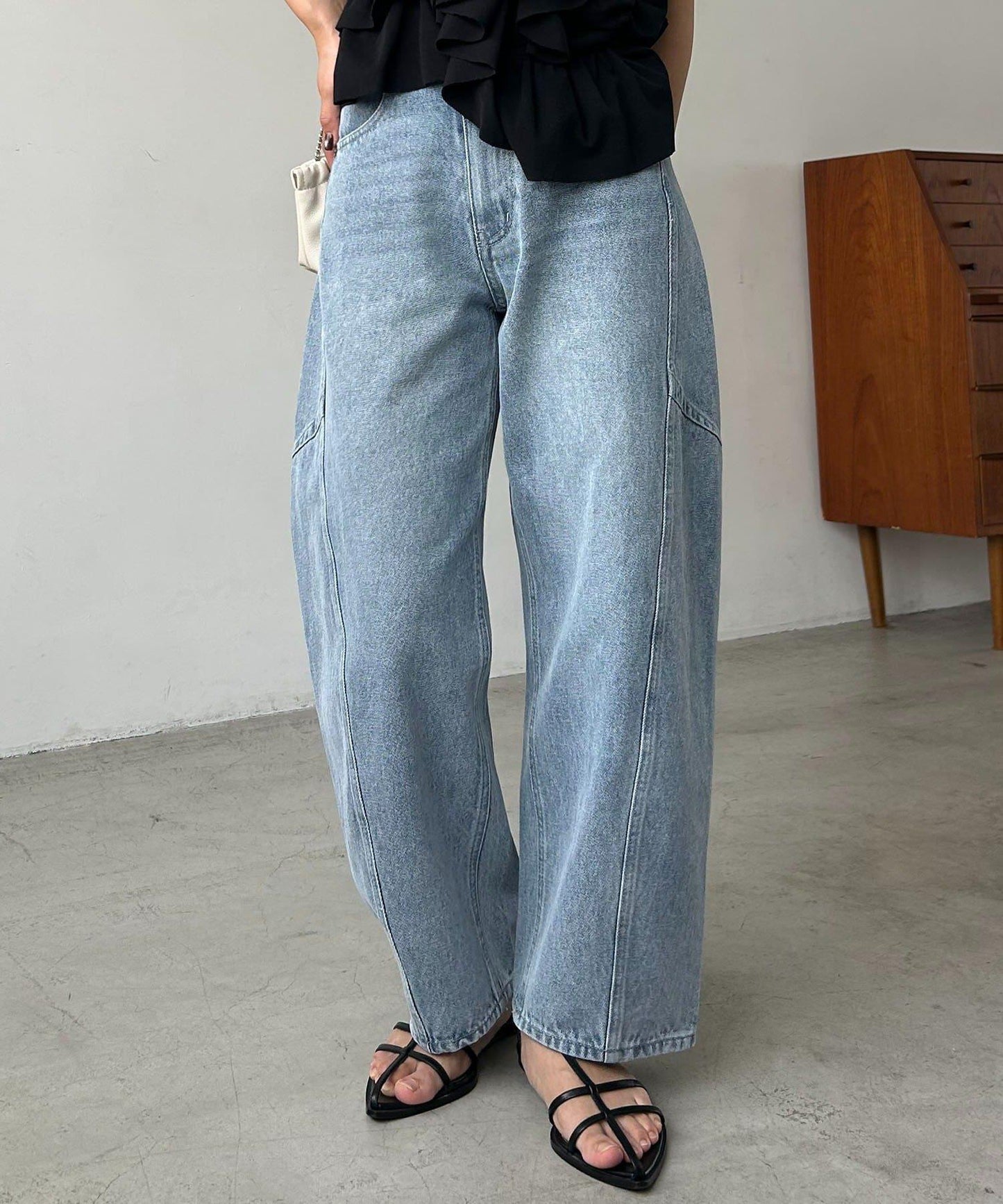高腰弧形線條牛仔褲