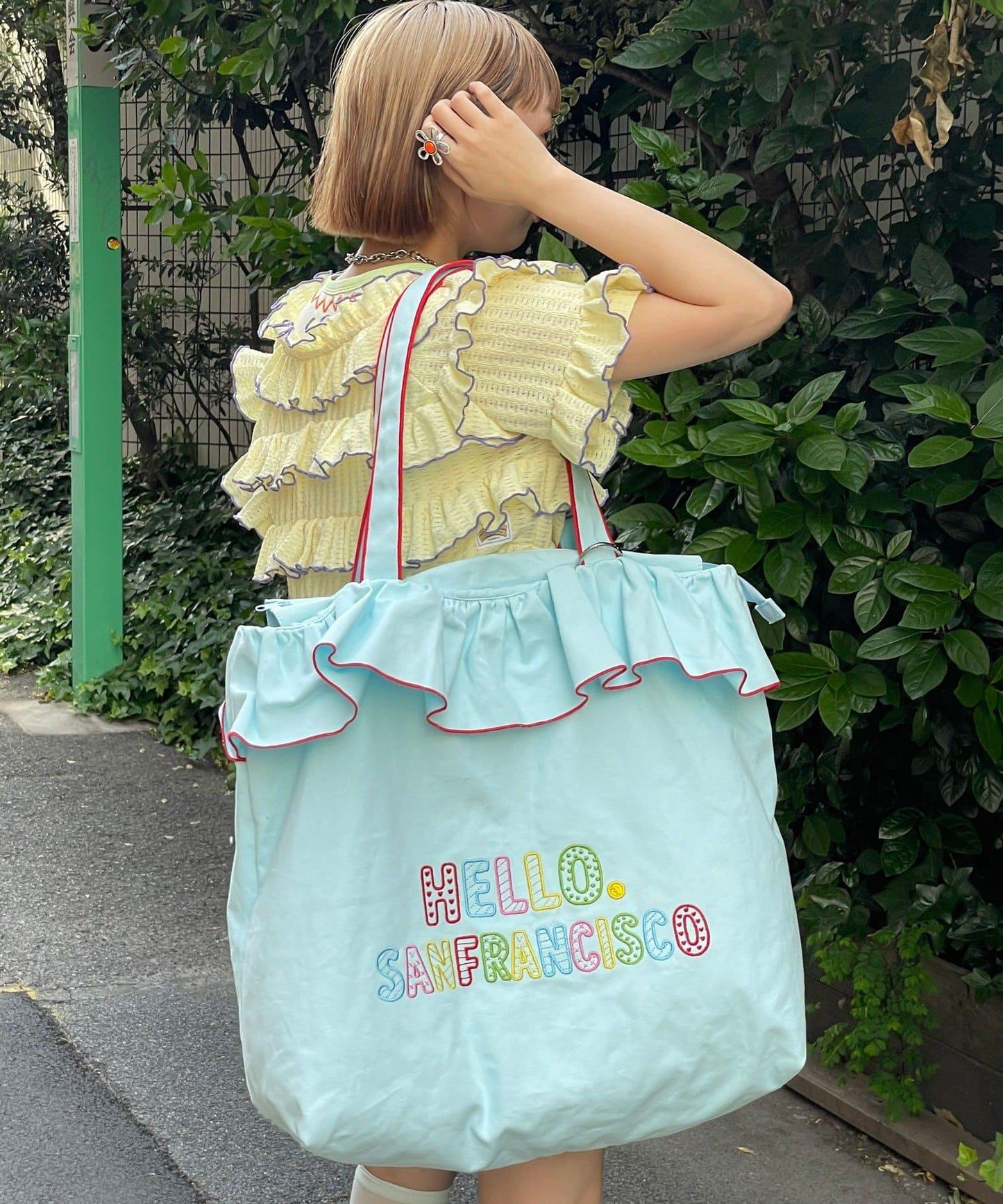 HELLO.SANFRANCISCO 荷葉邊刺繡大號托特包