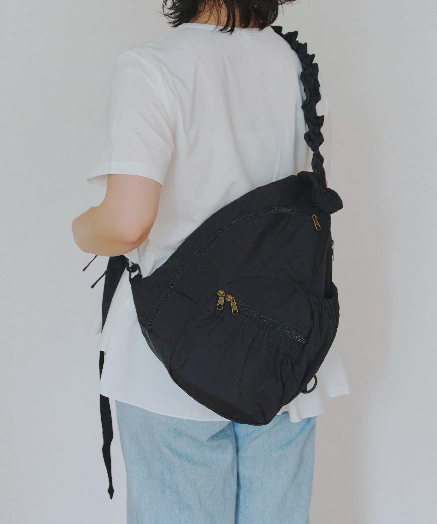 荷葉邊單肩包