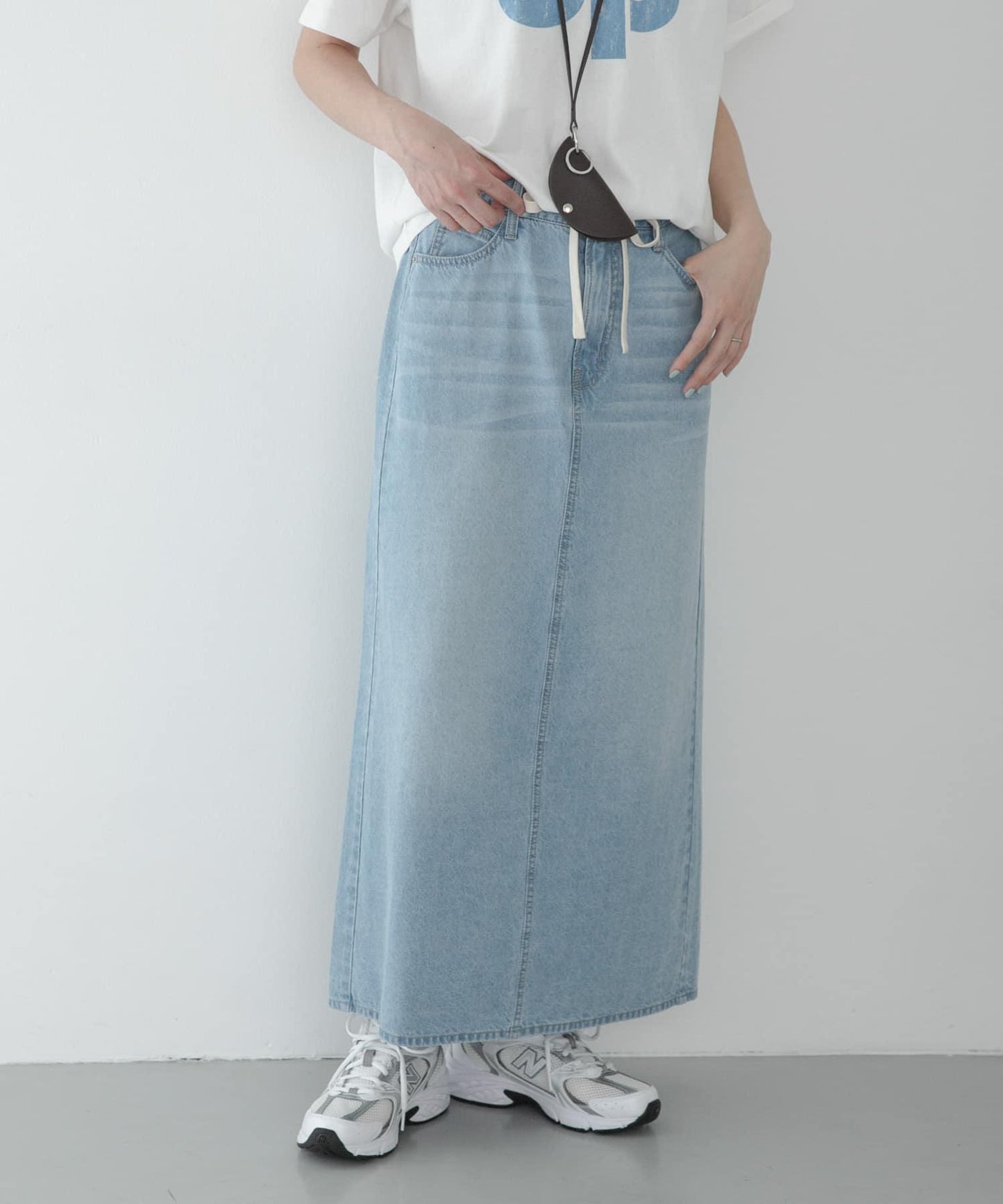 輕磅直筒牛仔半身裙