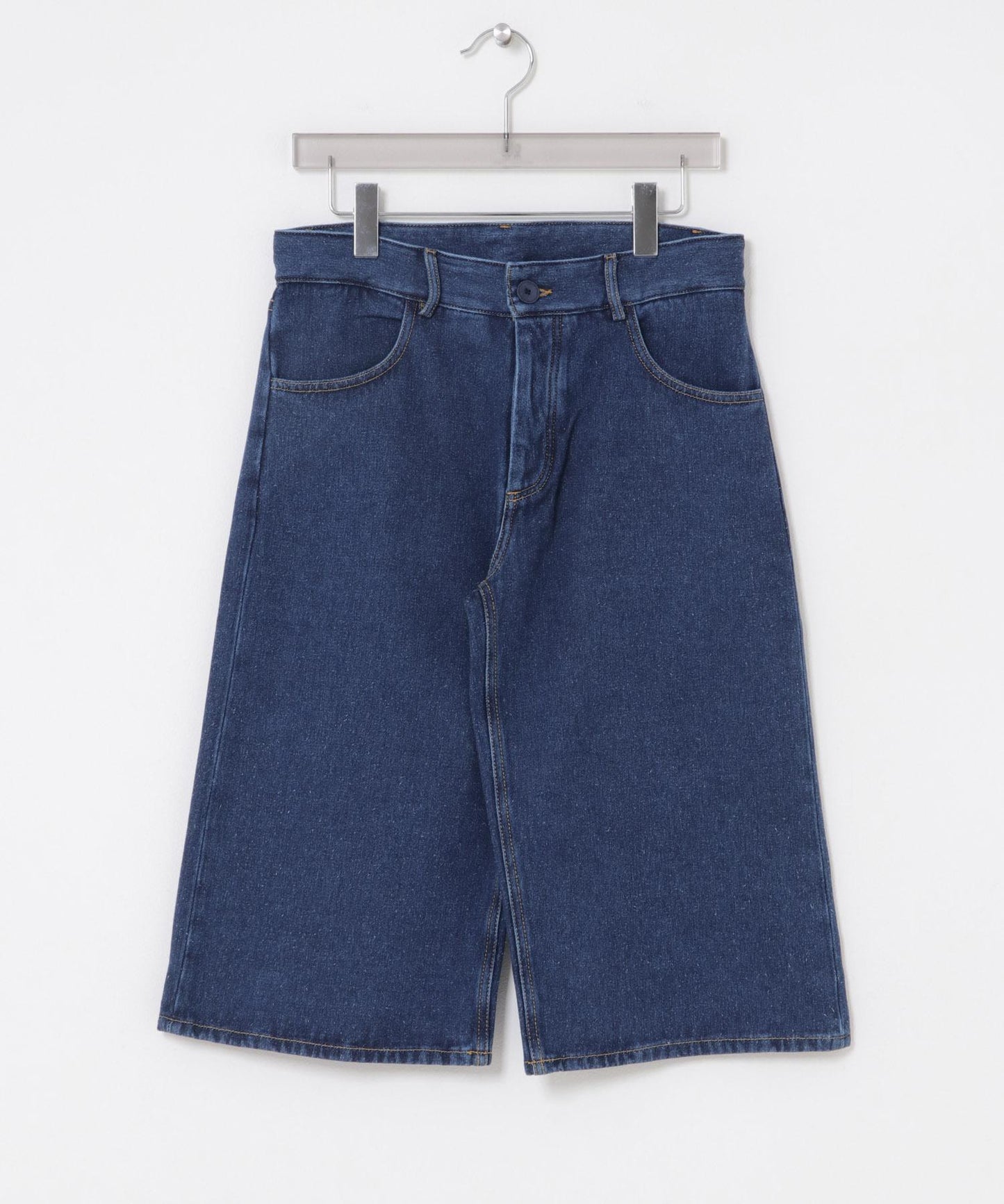 BASERANGE GRASS SHORTS 休閒短褲