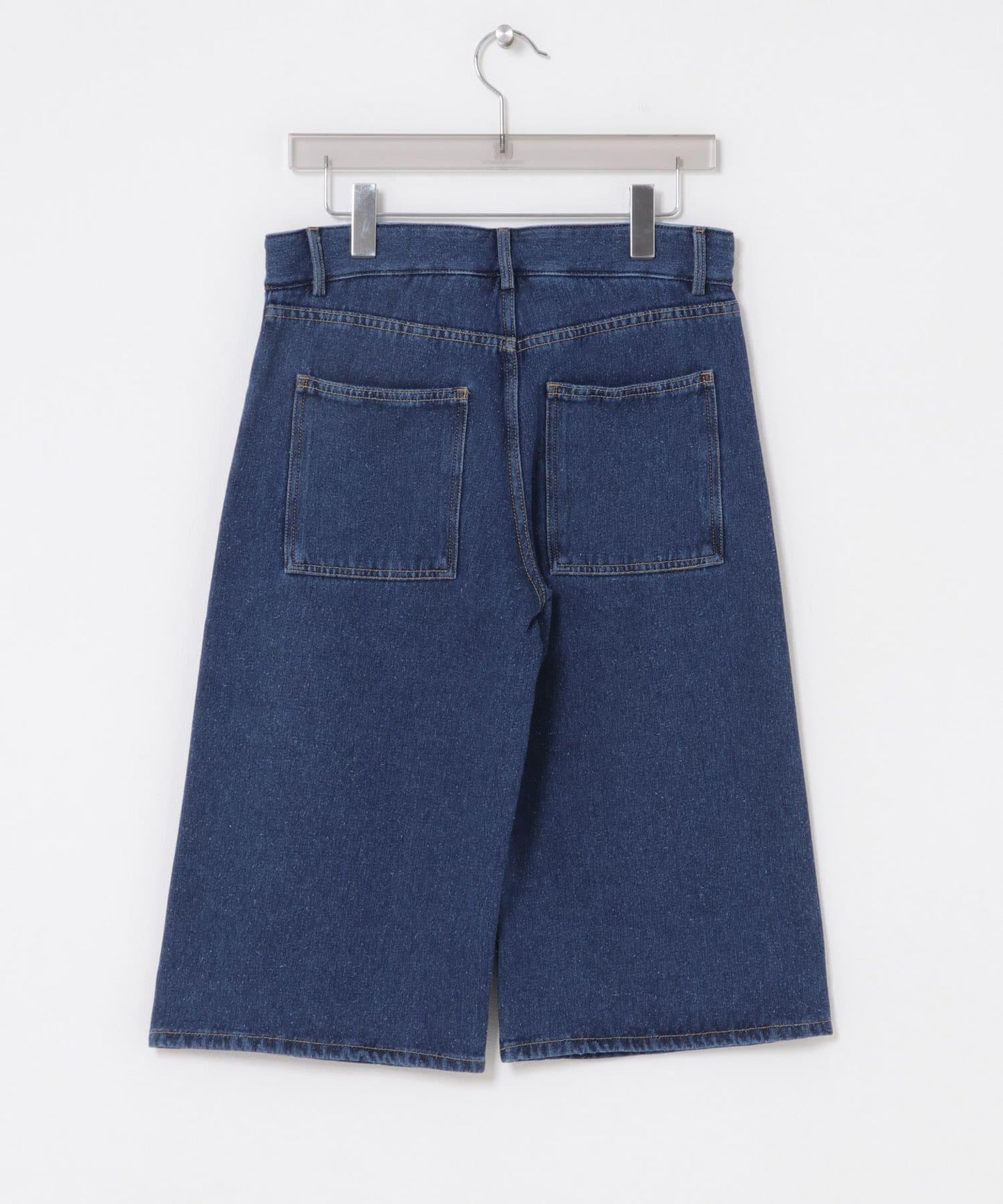 BASERANGE GRASS SHORTS 休閒短褲
