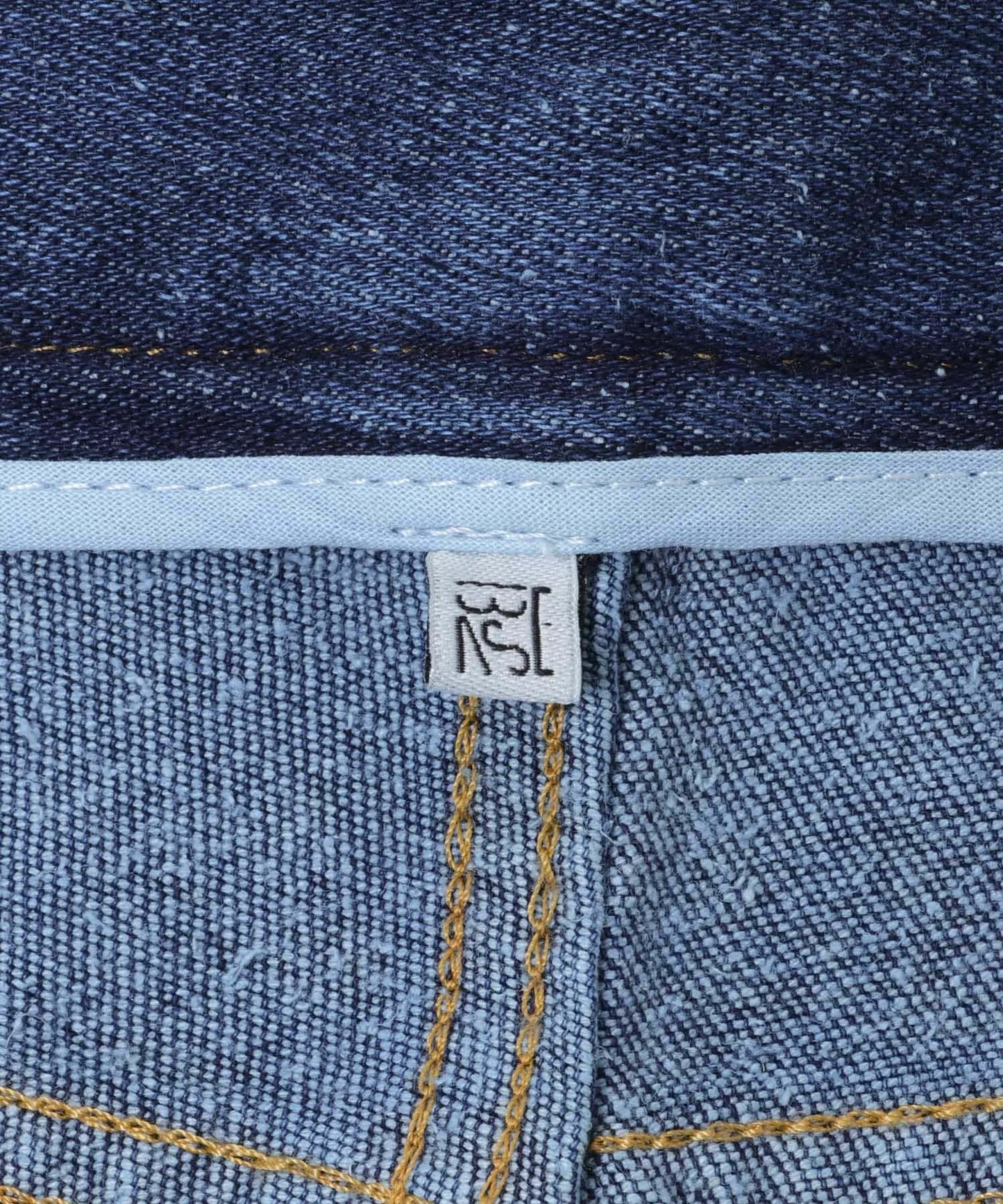 BASERANGE GRASS SHORTS 休閒短褲