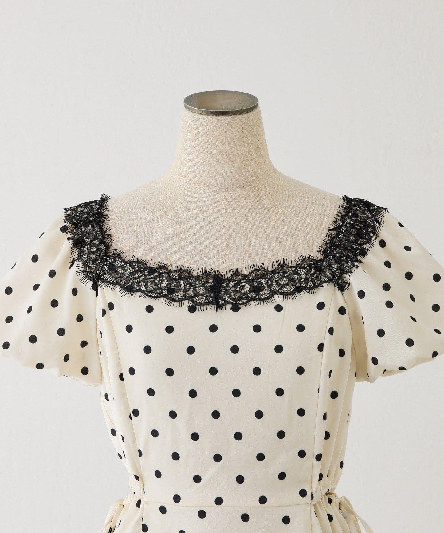 Lace Collection 側邊鏤空 蕾絲 連衣裙