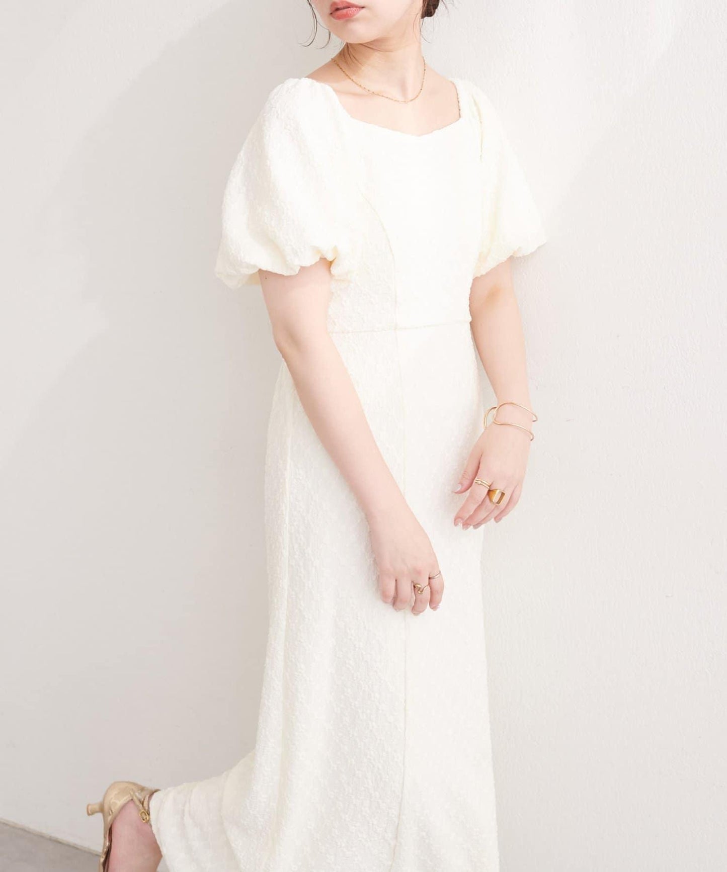 〈mizu〉 後背扭結壓紋提花連衣裙