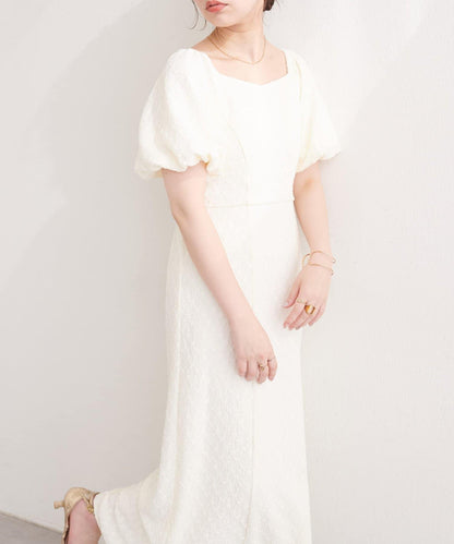 〈mizu〉 後背扭結壓紋提花連衣裙