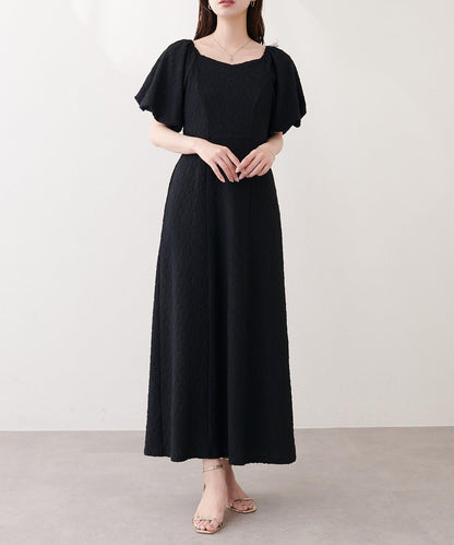 〈mizu〉 後背扭結壓紋提花連衣裙