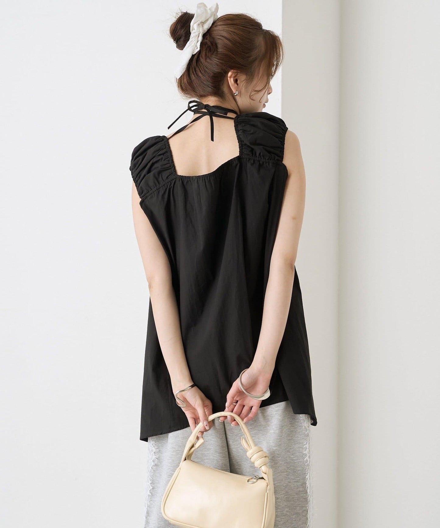 方領泡袖長款上衣
