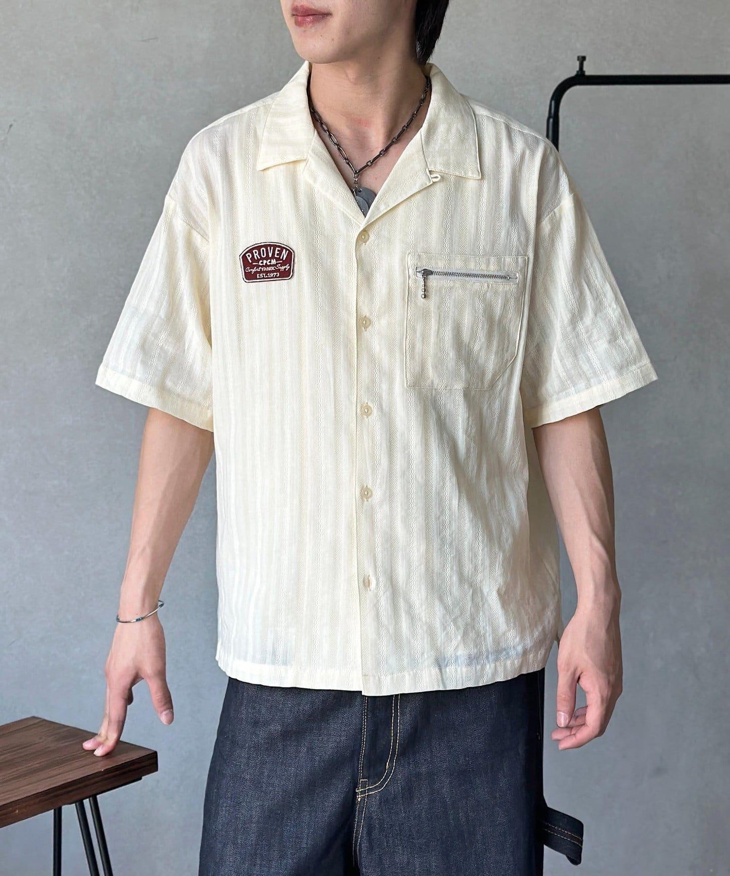 貼布多比設計短袖開襟襯衫