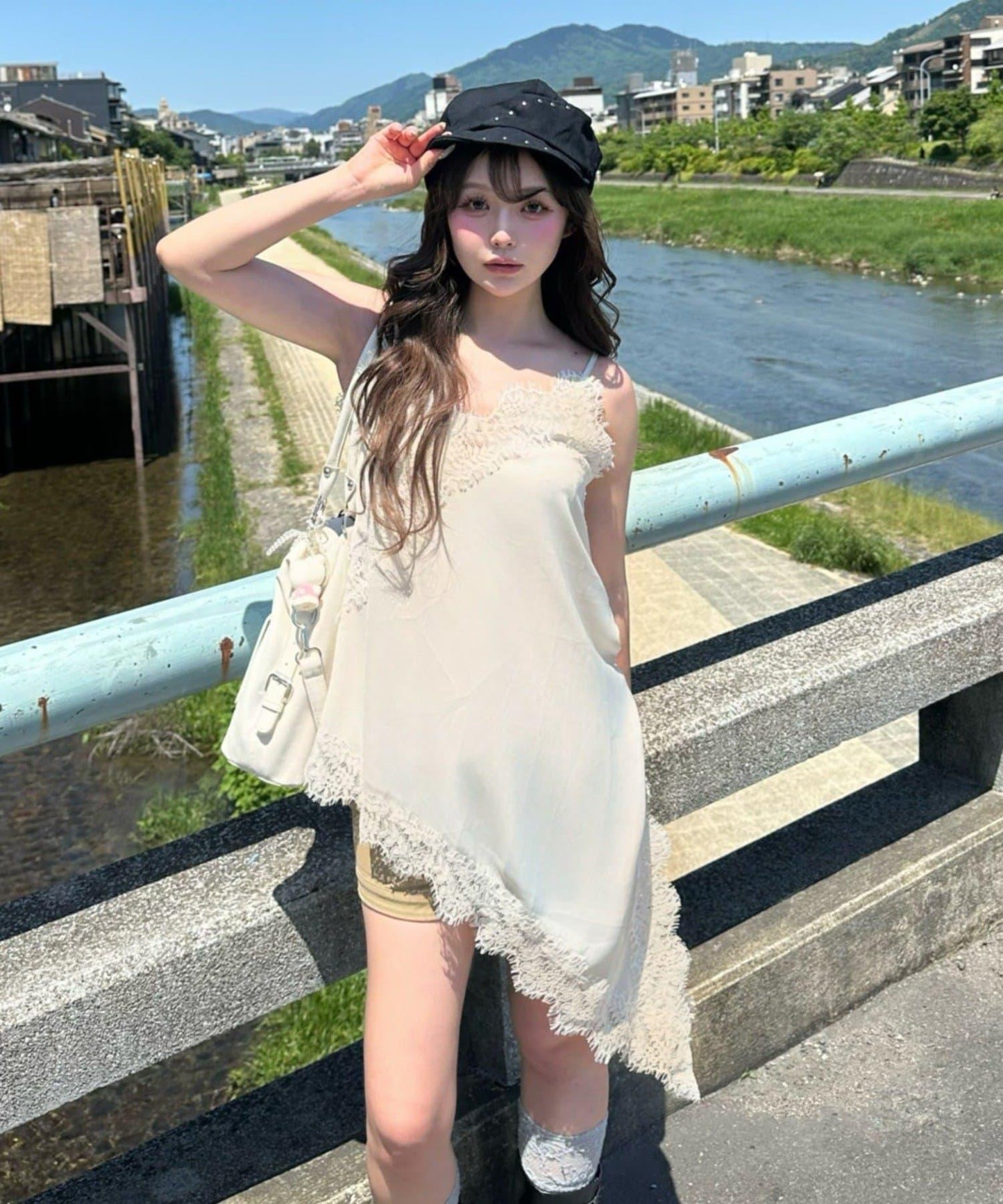 啞光緞面蕾絲吊帶背心