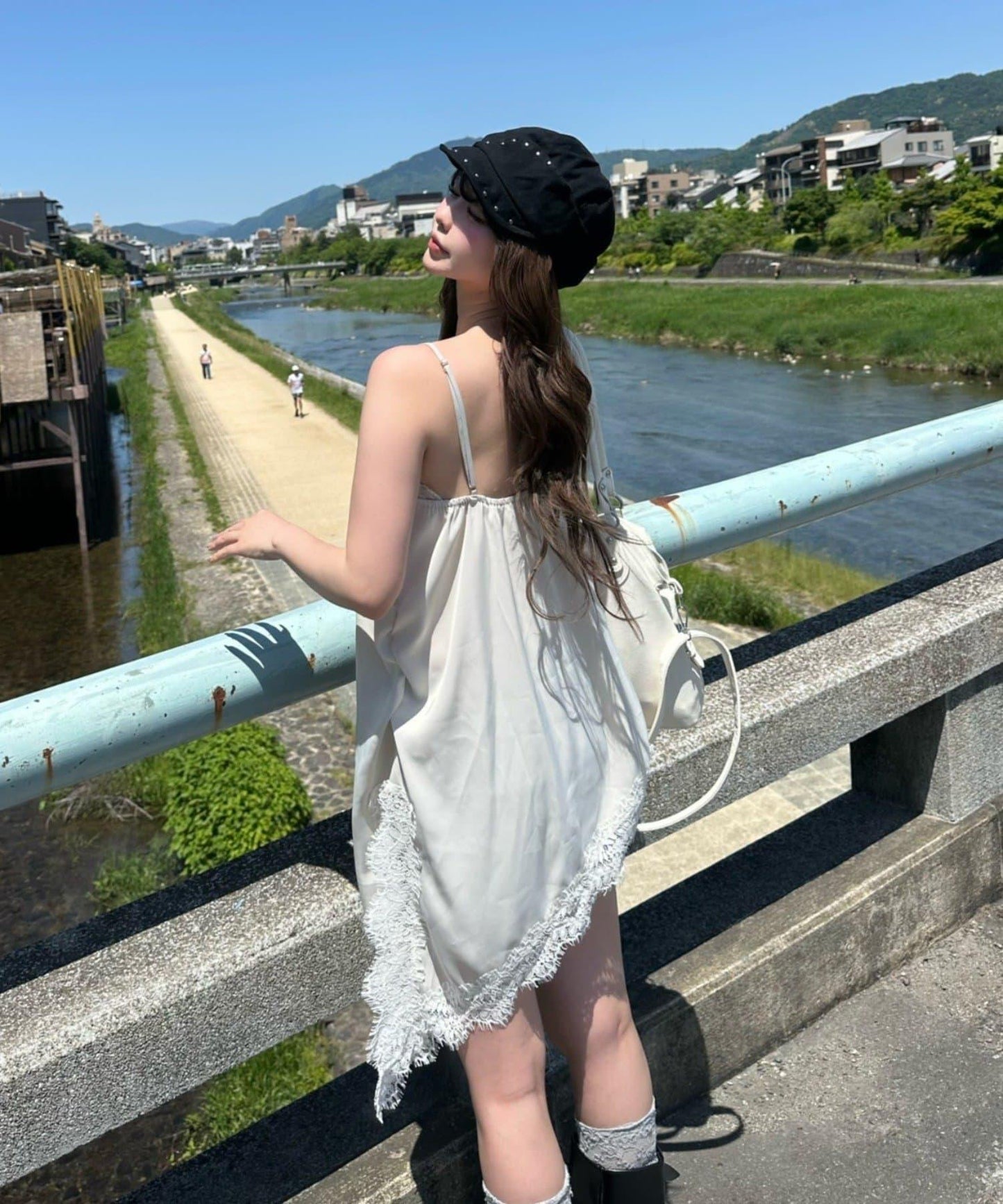 啞光緞面蕾絲吊帶背心