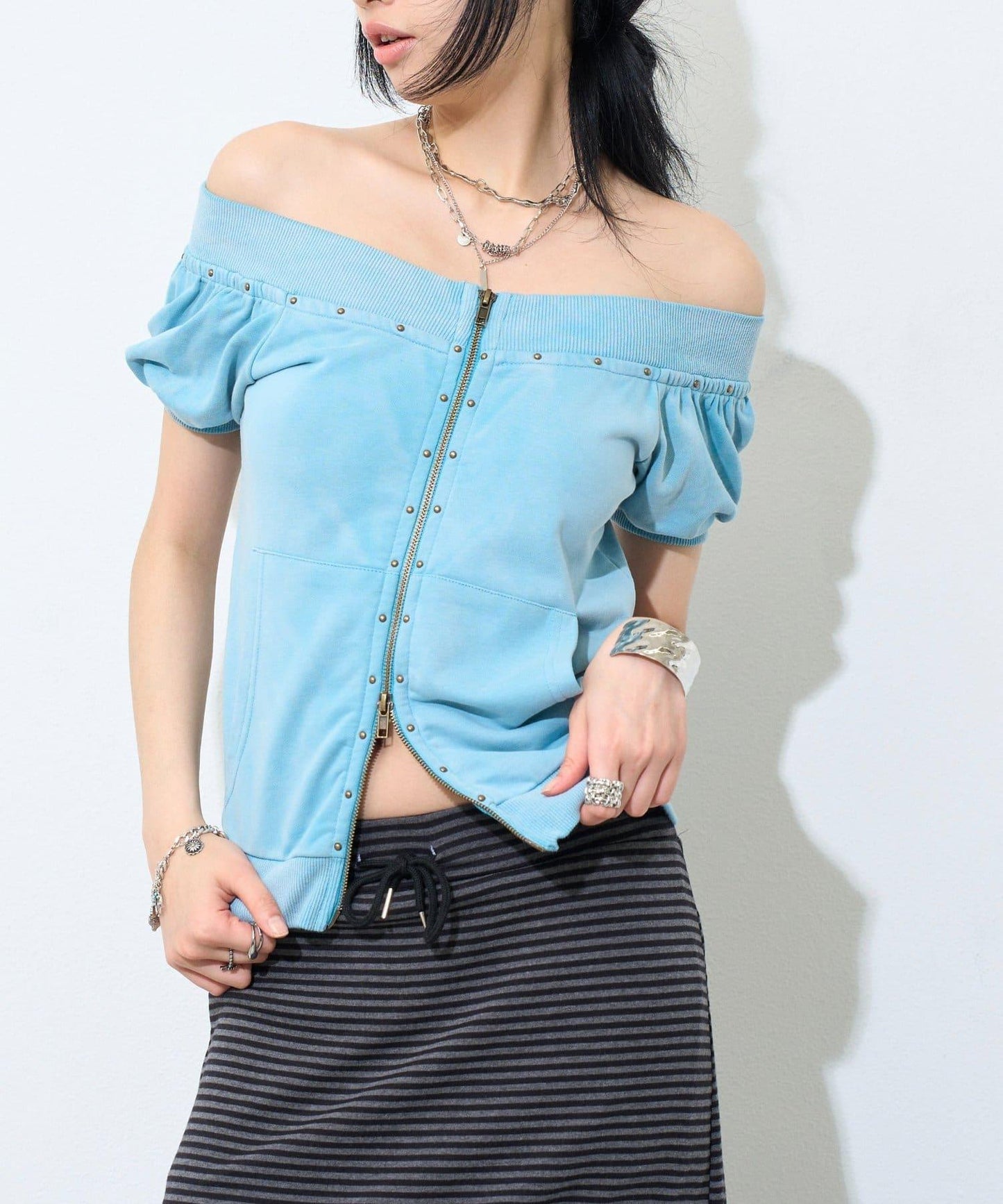 【WEB限定】フロントジップスタッズSSトップス