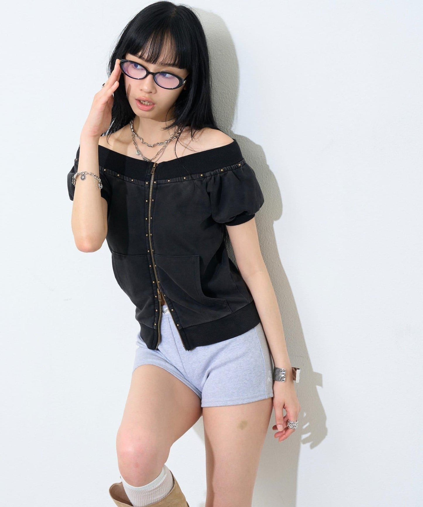 【WEB限定】フロントジップスタッズSSトップス