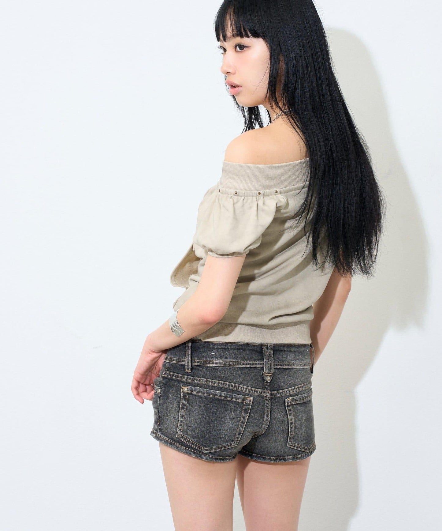 【WEB限定】フロントジップスタッズSSトップス