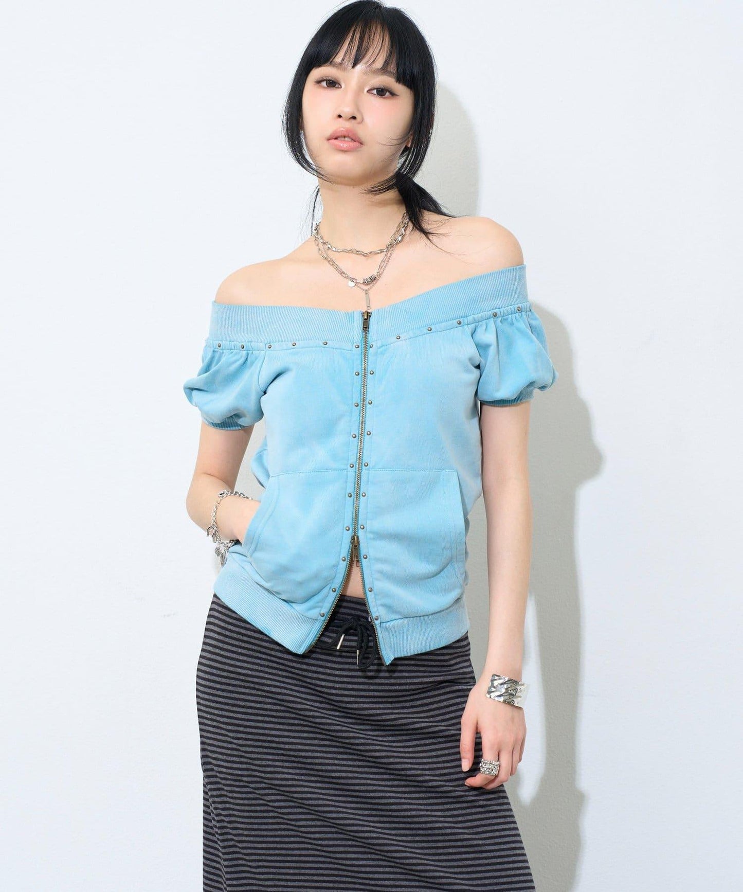 【WEB限定】フロントジップスタッズSSトップス