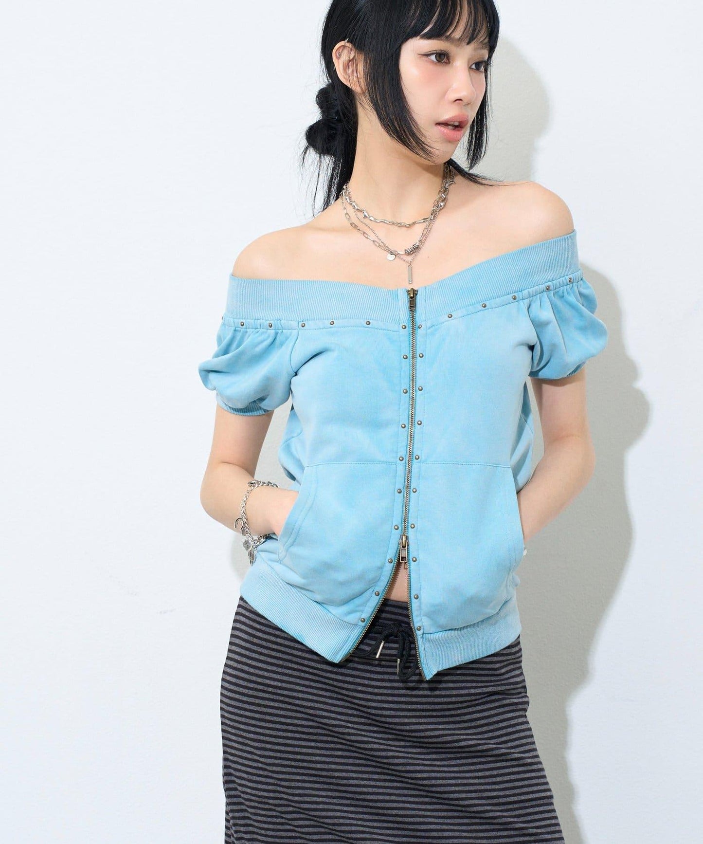 【WEB限定】フロントジップスタッズSSトップス