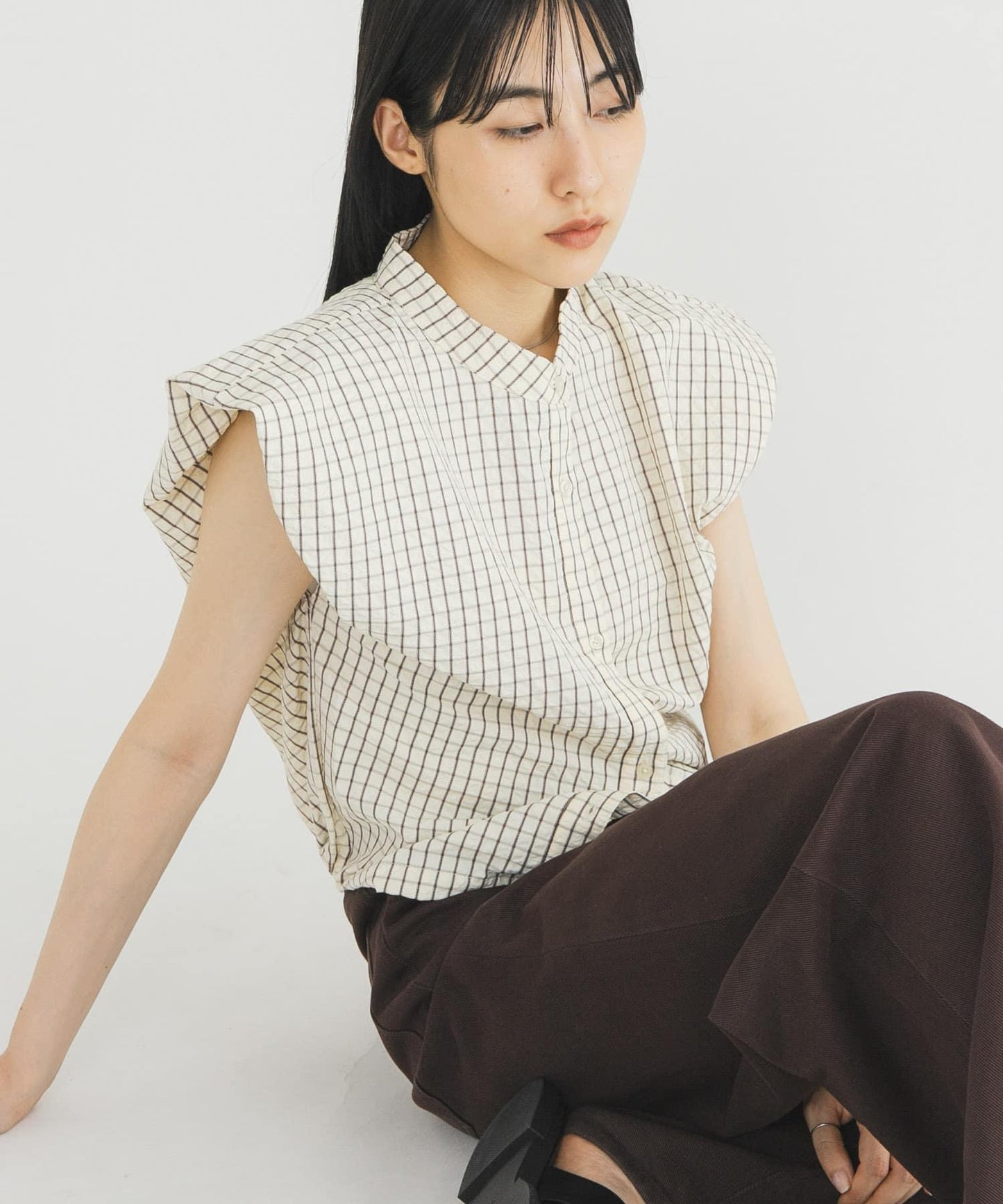 泡泡袖格紋襯衫