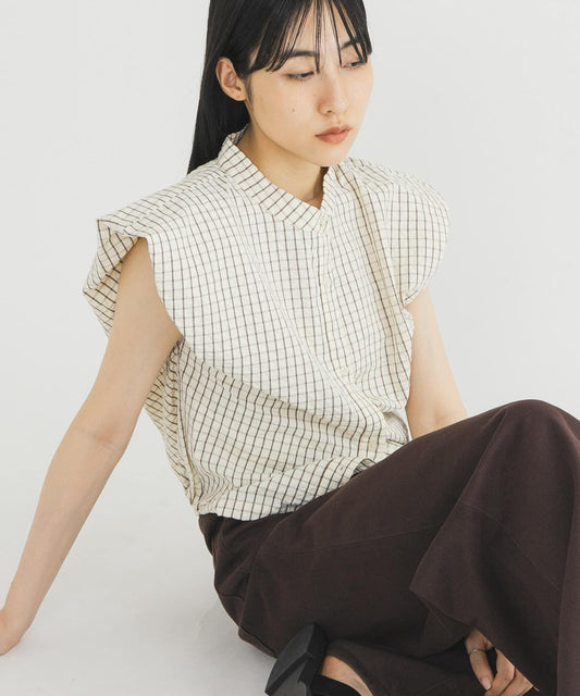泡泡袖格紋襯衫