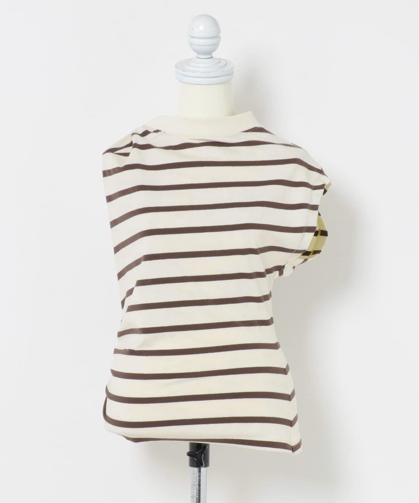 ESTHE STRIPE TWIST ASYMMETRIC T-SHIRTS