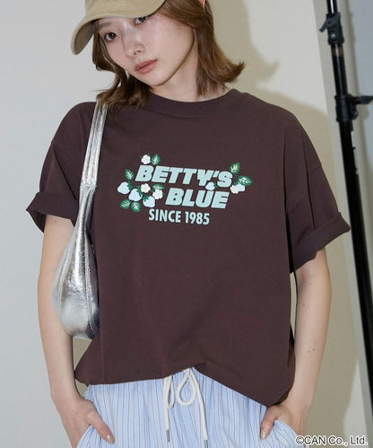 BETTY'S BLUE 植絨字母 短袖T恤