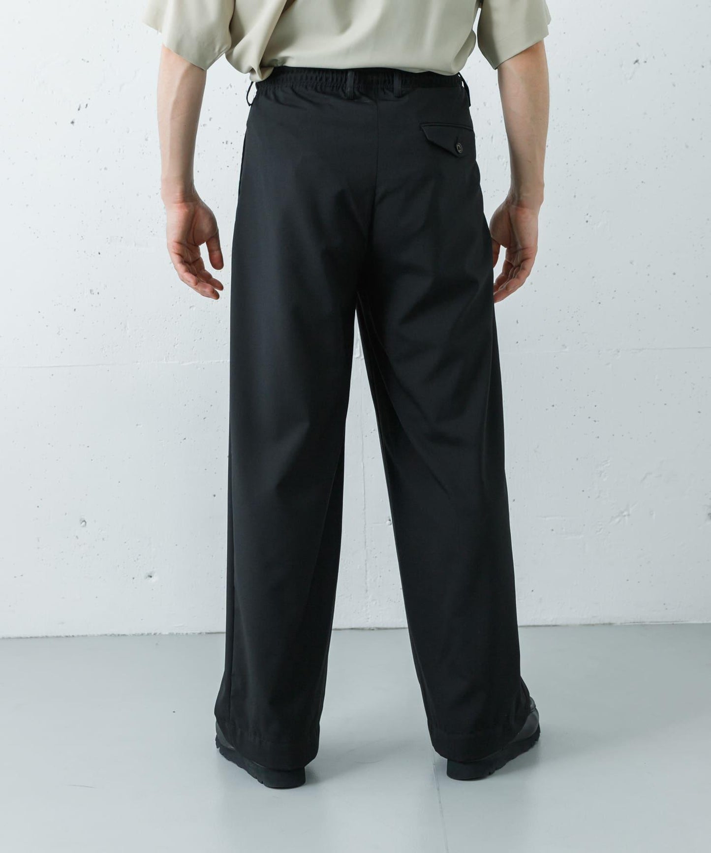 MARKAWARE TRIPLE PLEATED EASY TR