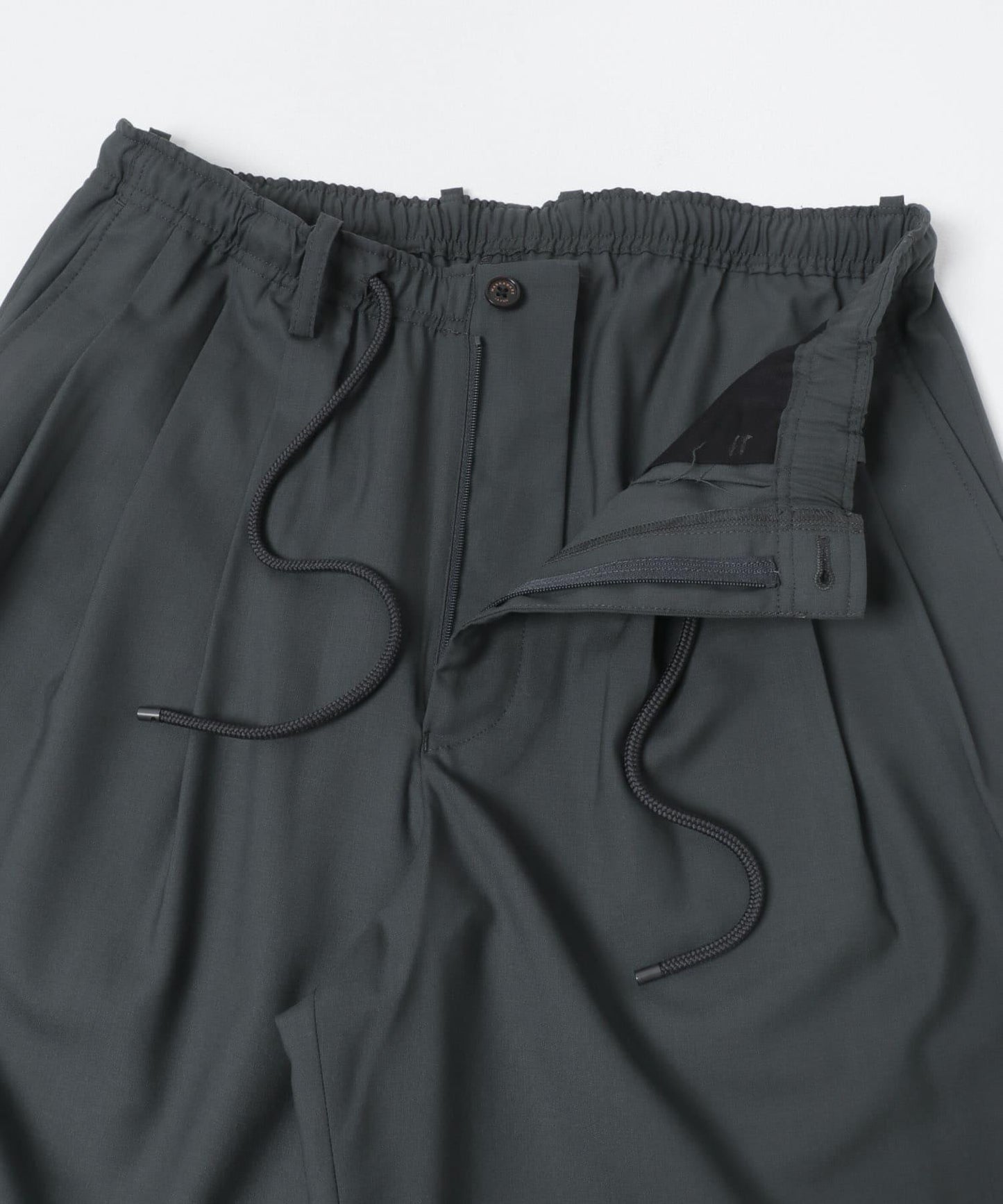 MARKAWARE TRIPLE PLEATED EASY TR