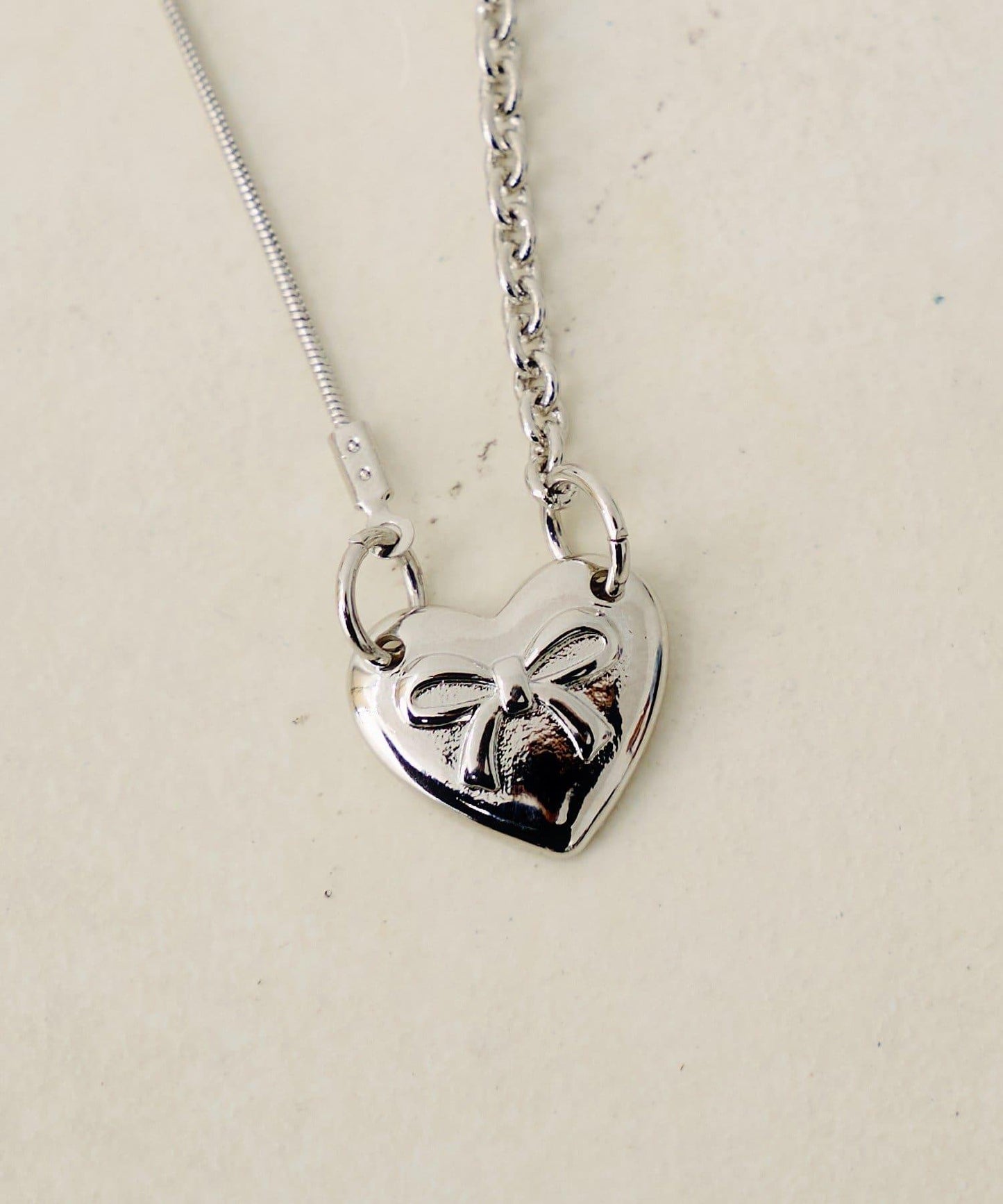 Kastane fiw. 心形蝴蝶結項鍊