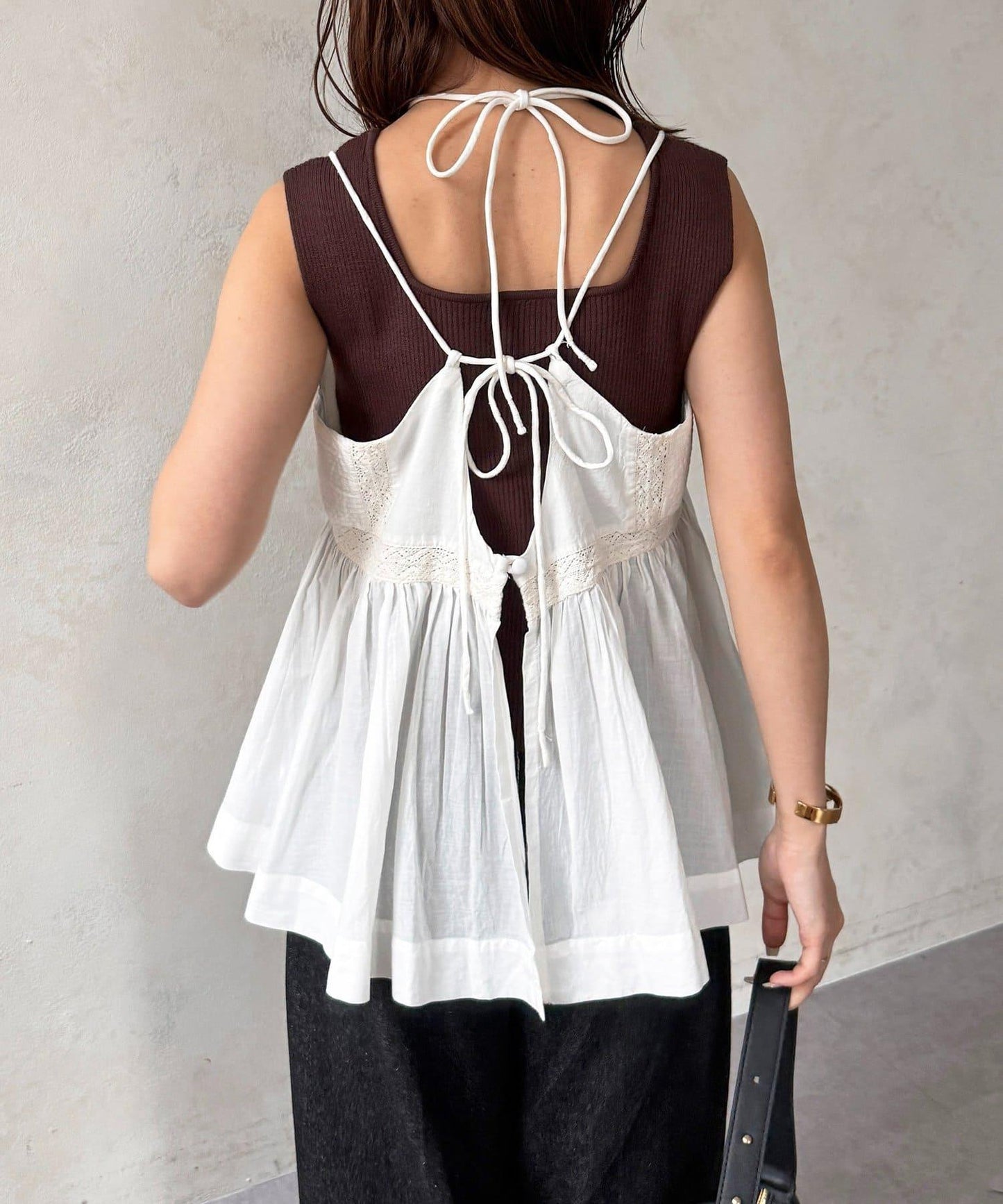 打褶刺繡蕾絲吊帶背心
