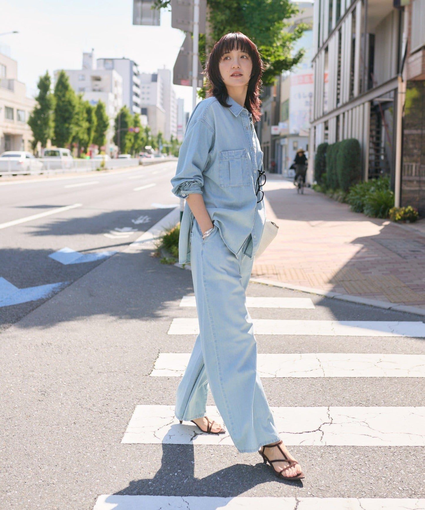A・MONN 鬆緊腰 淺色闊腿 牛仔褲