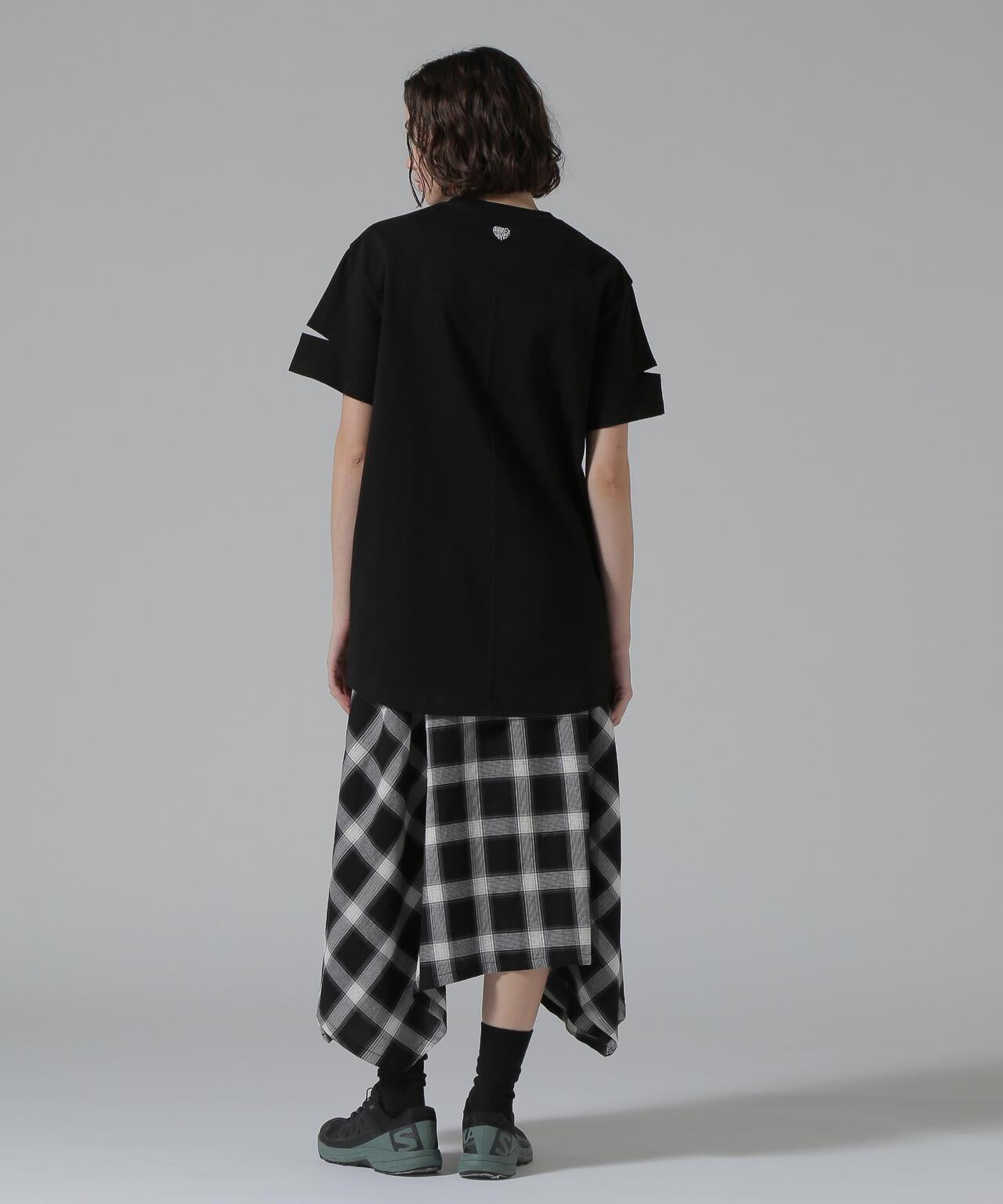 CUFFS OPEN LOGO TAPE EMBROIDERED ONEPIECE 袖口開衩 Logo織帶刺繡連衣裙