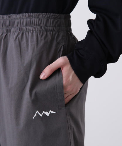 MOUNTAIN LOGO 圖案休閒短褲