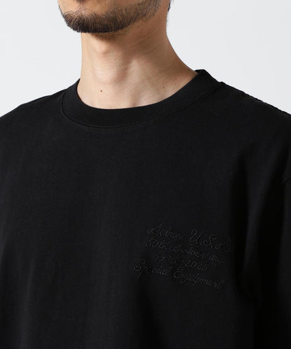《50th Anniversary》LEATHER PATCHED VARSITY T-SHIRT 皮革貼片設計 短袖T恤