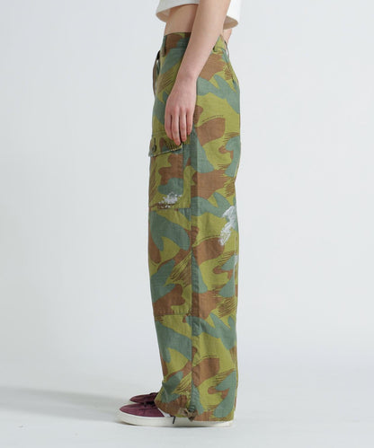 《WOMAN》 CAMOUFLAGE CARGO LONG PANTS 迷彩工裝長褲