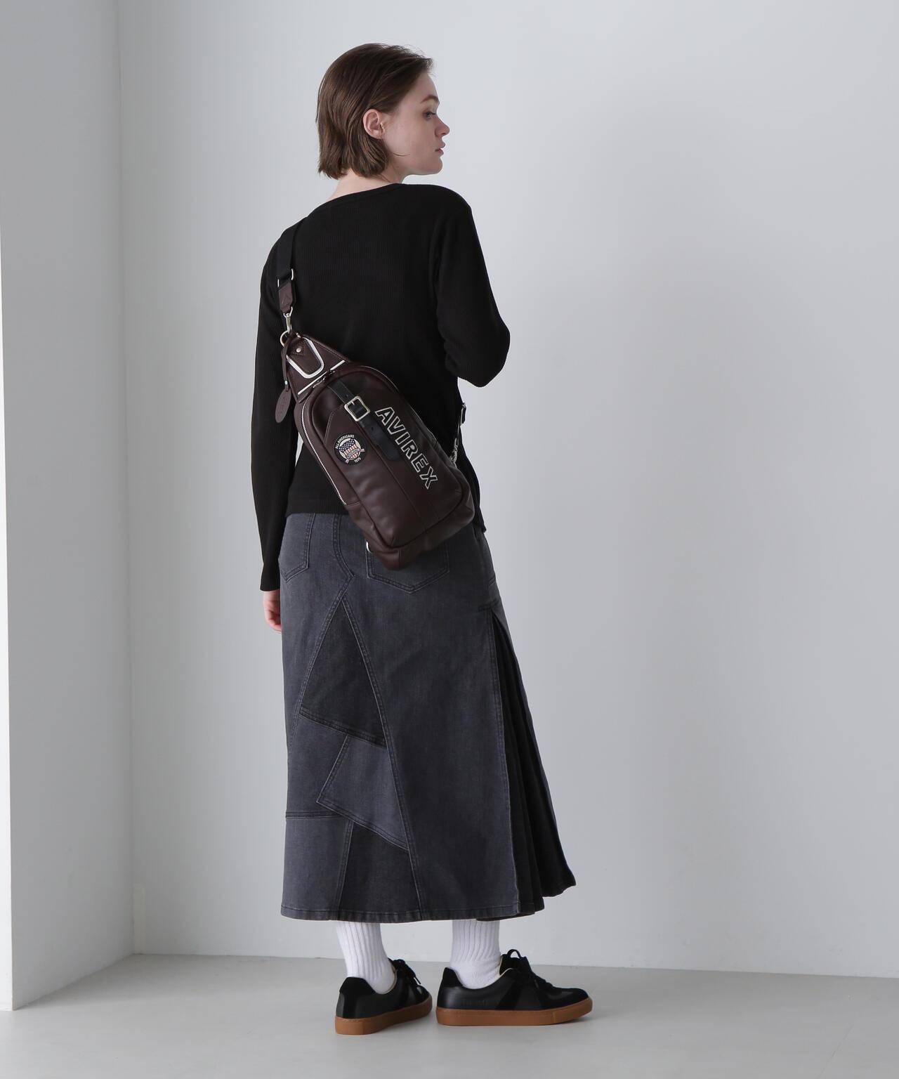 VARSITY LEATHER ONE SHOULDER BAG 單肩包 AVX5629