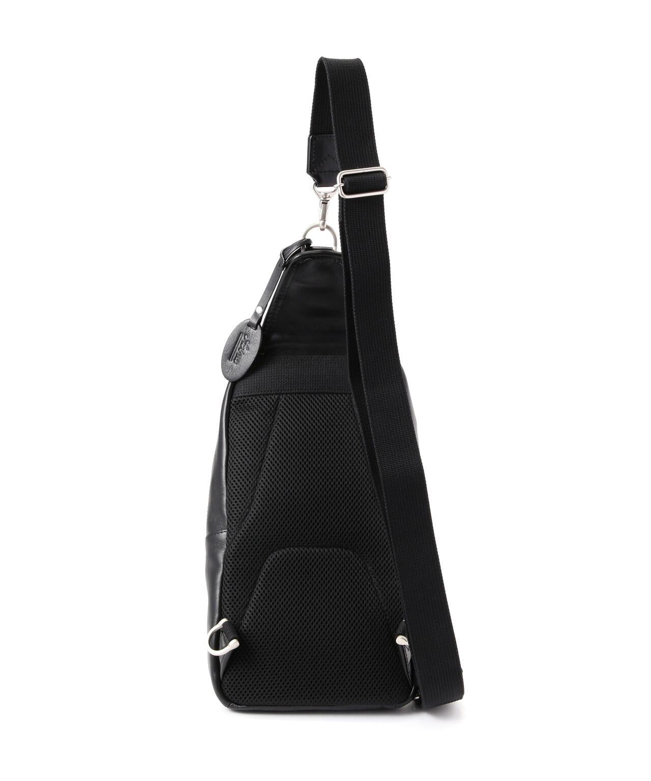 VARSITY LEATHER ONE SHOULDER BAG 單肩包 AVX5629