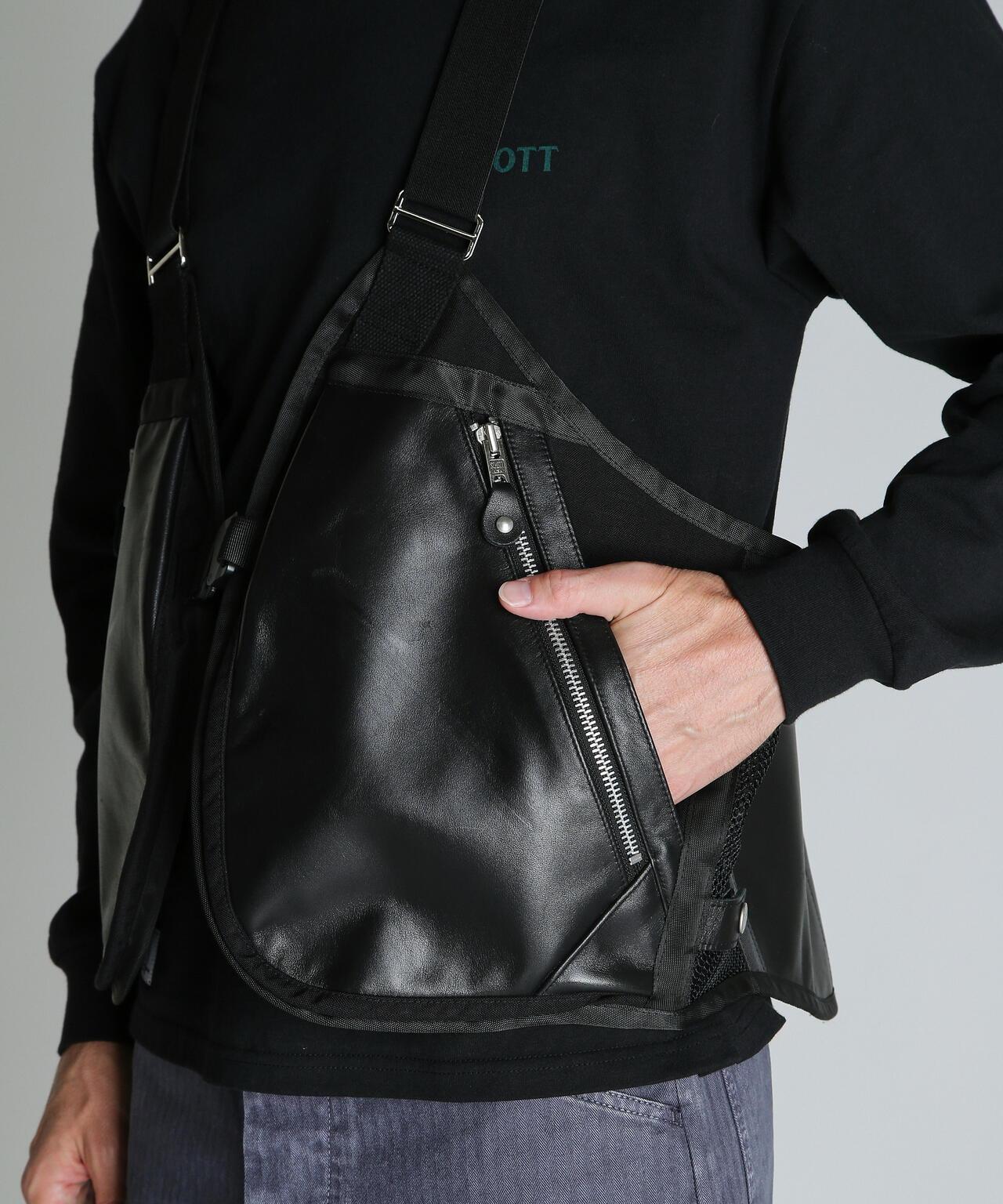 LEATHER LUGGAGE VEST 皮革背心