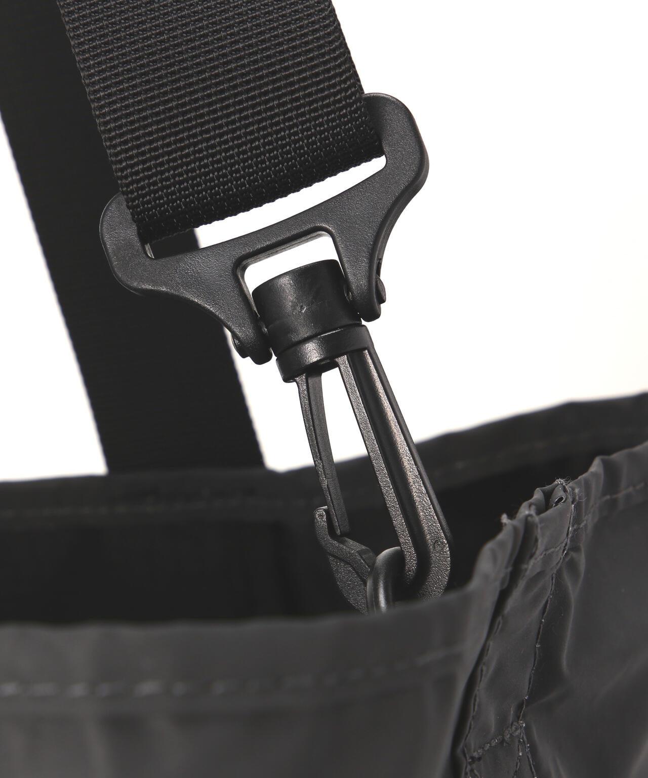 PACKING BLACK REFLECTIVE TOTE 黑色反光托特包