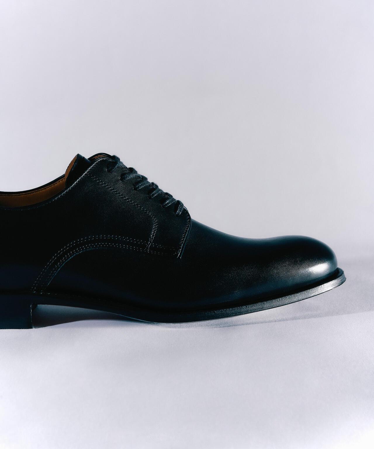 SERVICE SHOES 服務鞋