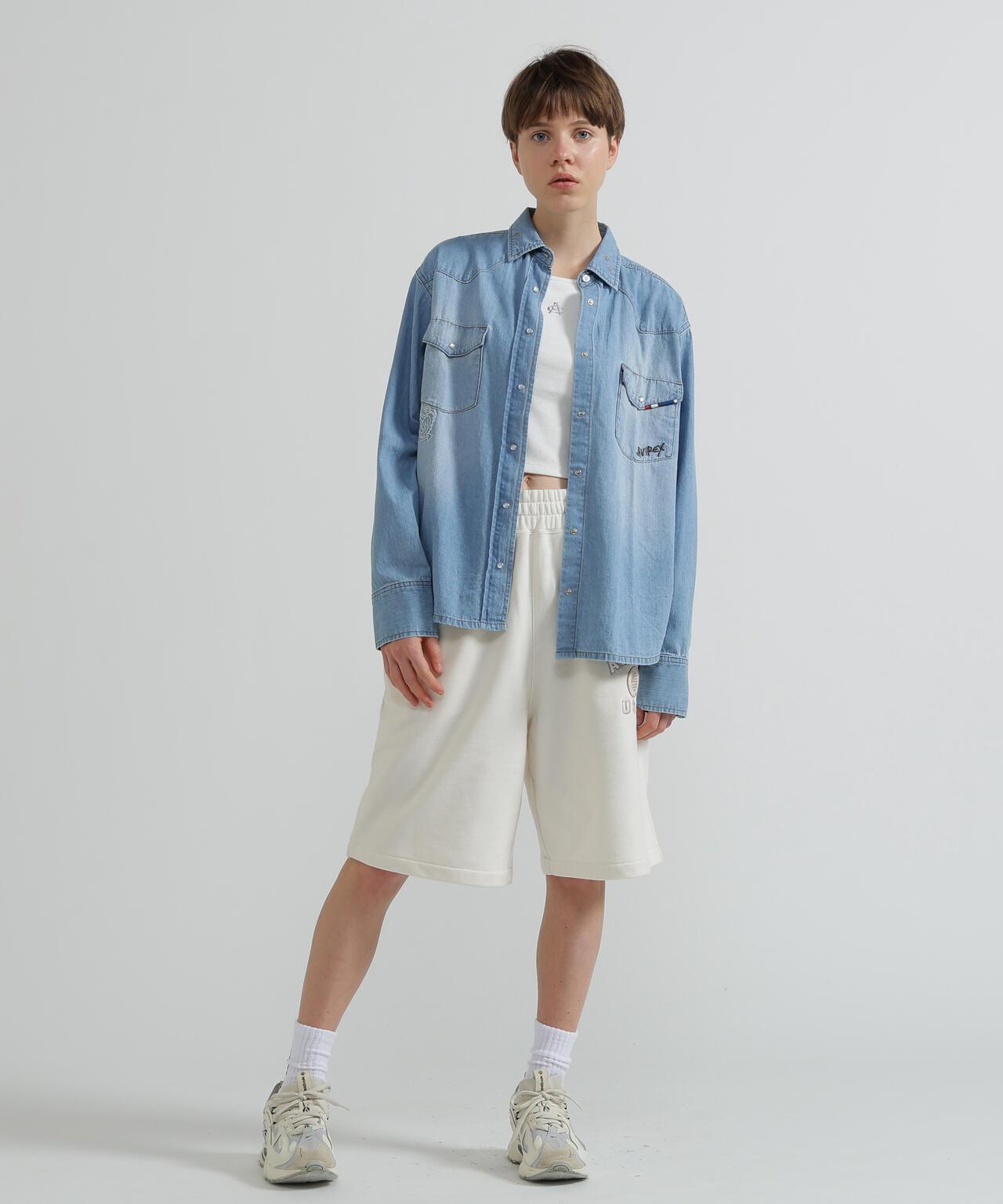 WOMAN DENIM SHIRT WITH GRAFFITI PRINT 牛仔襯衫