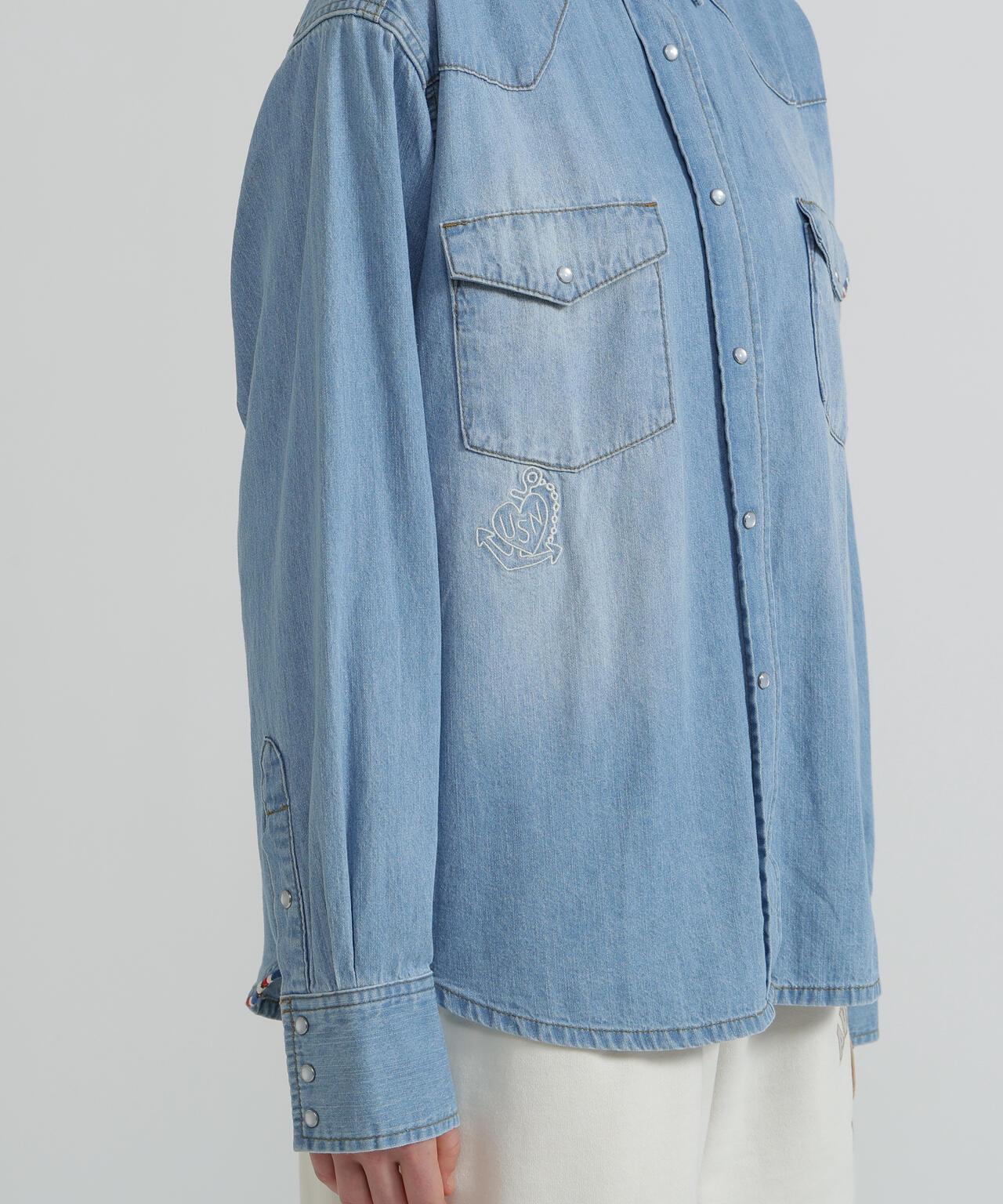 WOMAN DENIM SHIRT WITH GRAFFITI PRINT 牛仔襯衫