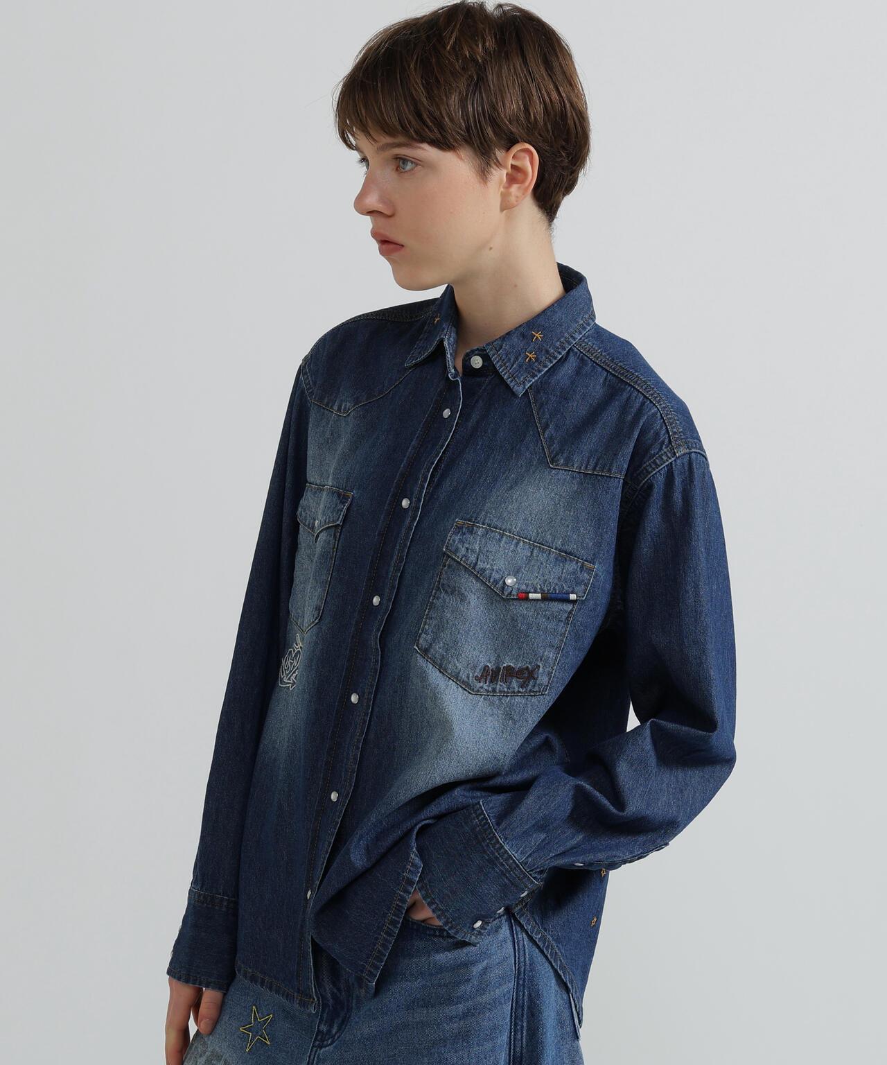 WOMAN DENIM SHIRT WITH GRAFFITI PRINT 牛仔襯衫