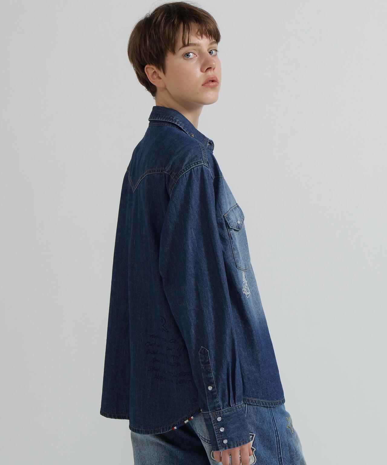 WOMAN DENIM SHIRT WITH GRAFFITI PRINT 牛仔襯衫