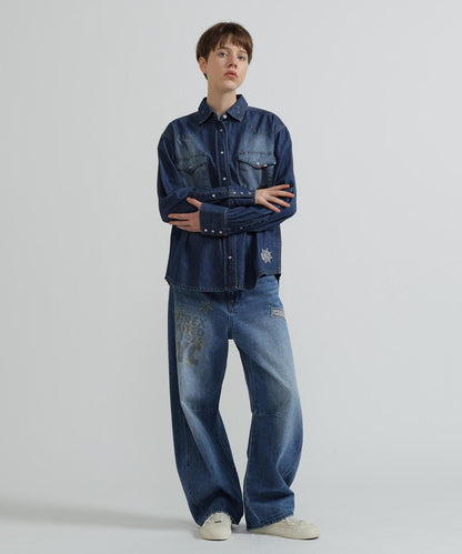 WOMAN DENIM SHIRT WITH GRAFFITI PRINT 牛仔襯衫