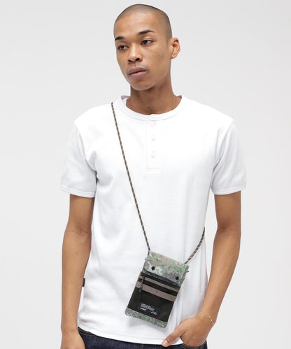 REFLECT RIP VERTICAL POCHETTE 小包（直營店限定）