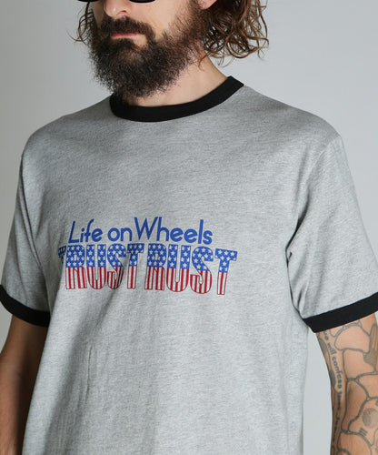 TRUST RUST RINGER T-SHIRT 撞色領T恤