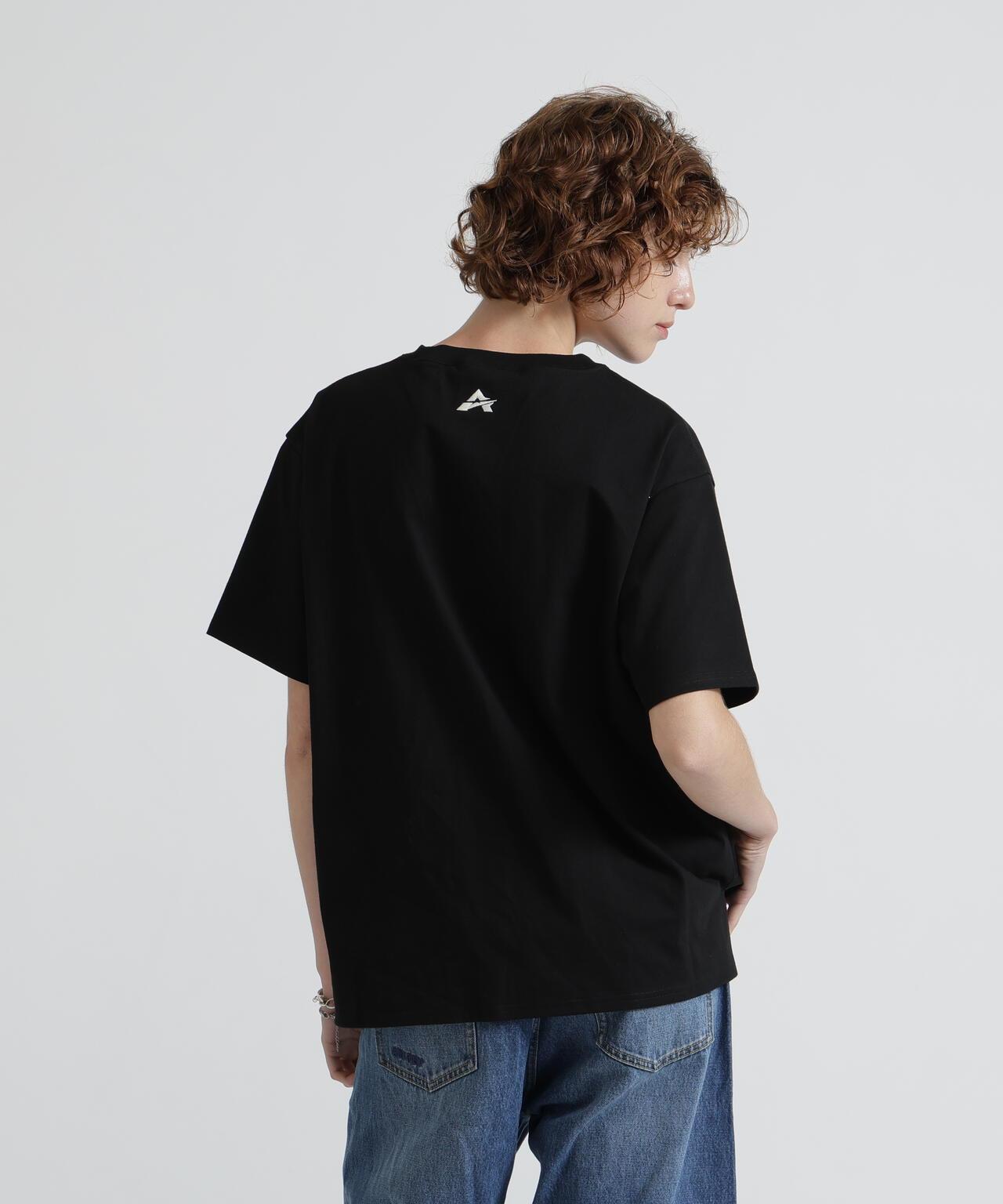 CORE LOGO EMBROIDERY T恤 《&DEPOT限定》
